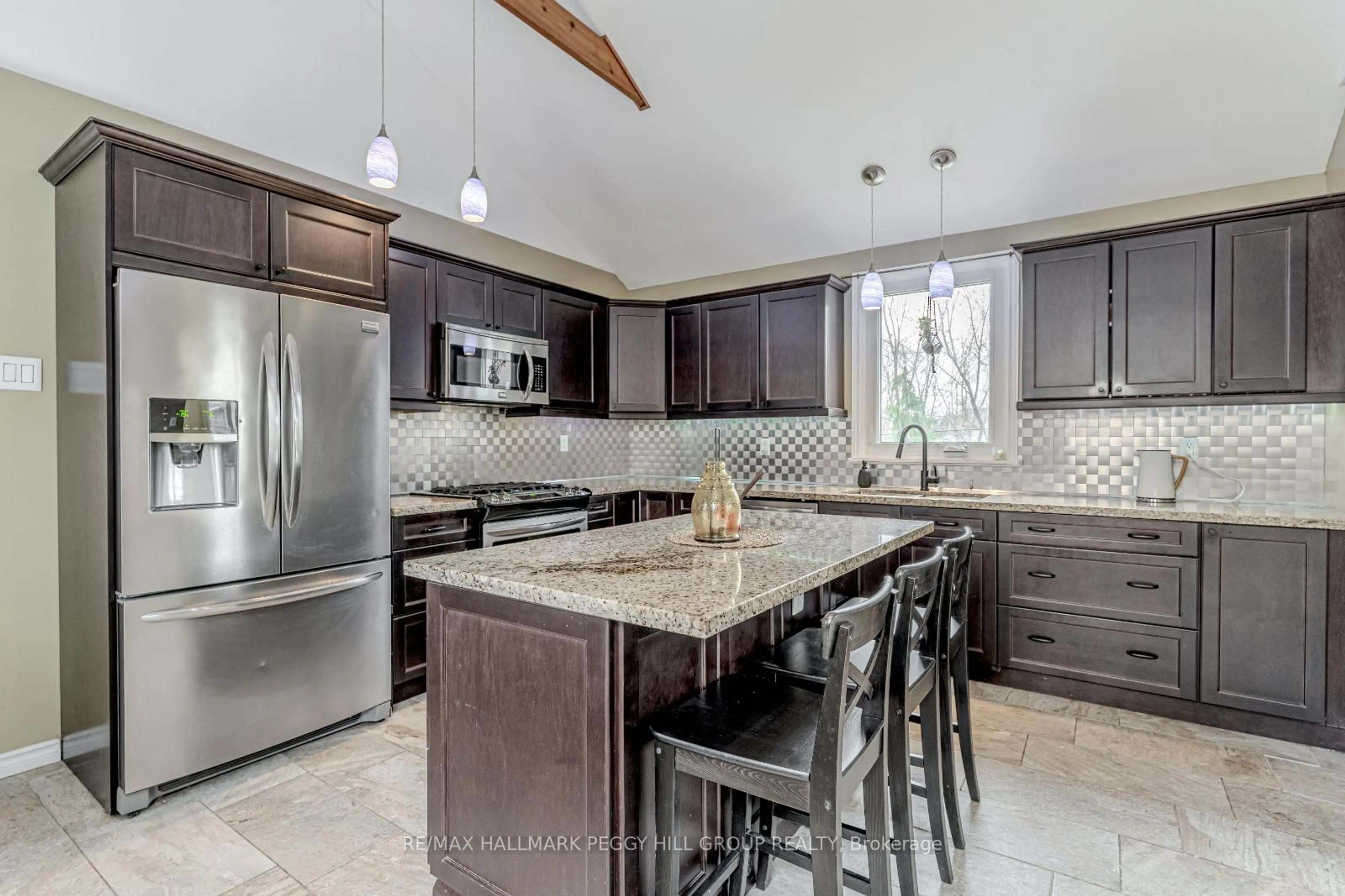 Open concept kitchen, ceramic/tile floor for 14 Cumberland St, Barrie Ontario L4N 2P4