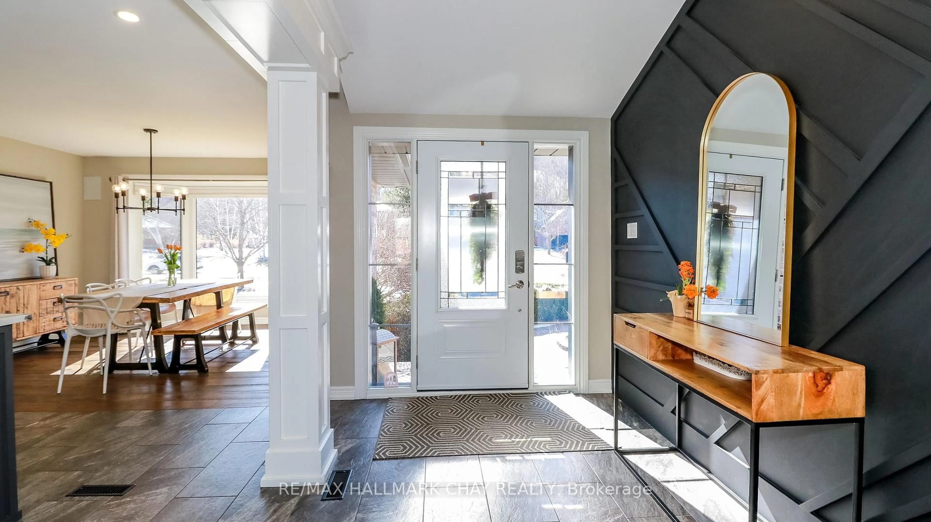 Indoor entryway for 24 Eder Tr, Springwater Ontario L0L 1Y3
