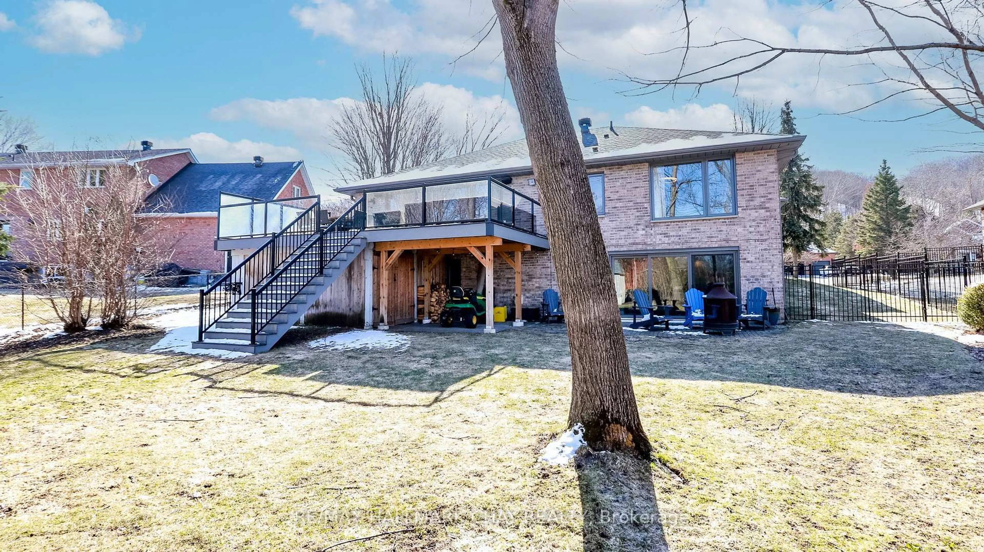 A pic from outside/outdoor area/front of a property/back of a property/a pic from drone, street for 24 Eder Tr, Springwater Ontario L0L 1Y3