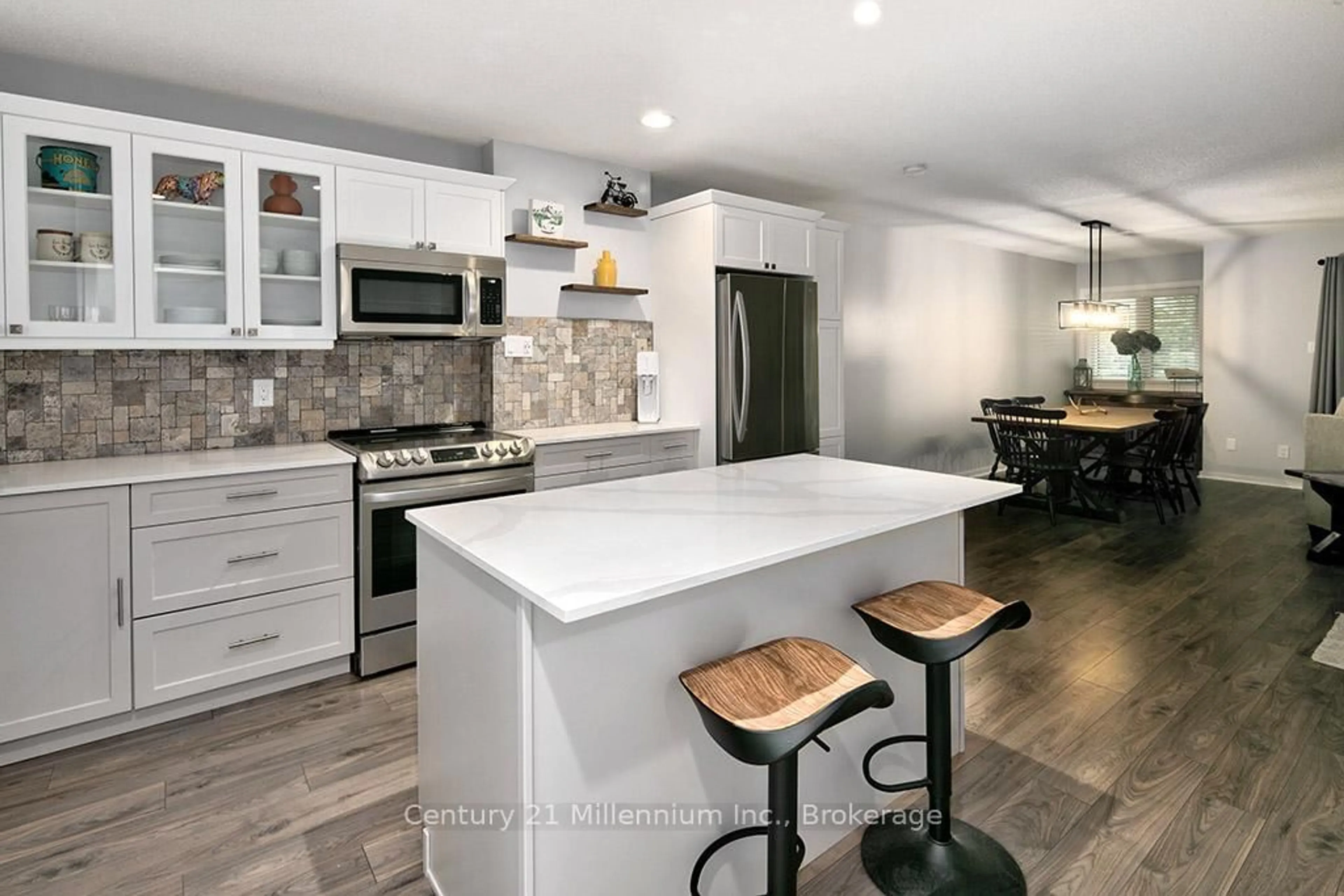 Open concept kitchen, ceramic/tile floor for 545 Oxbow Cres, Collingwood Ontario L9Y 5B4