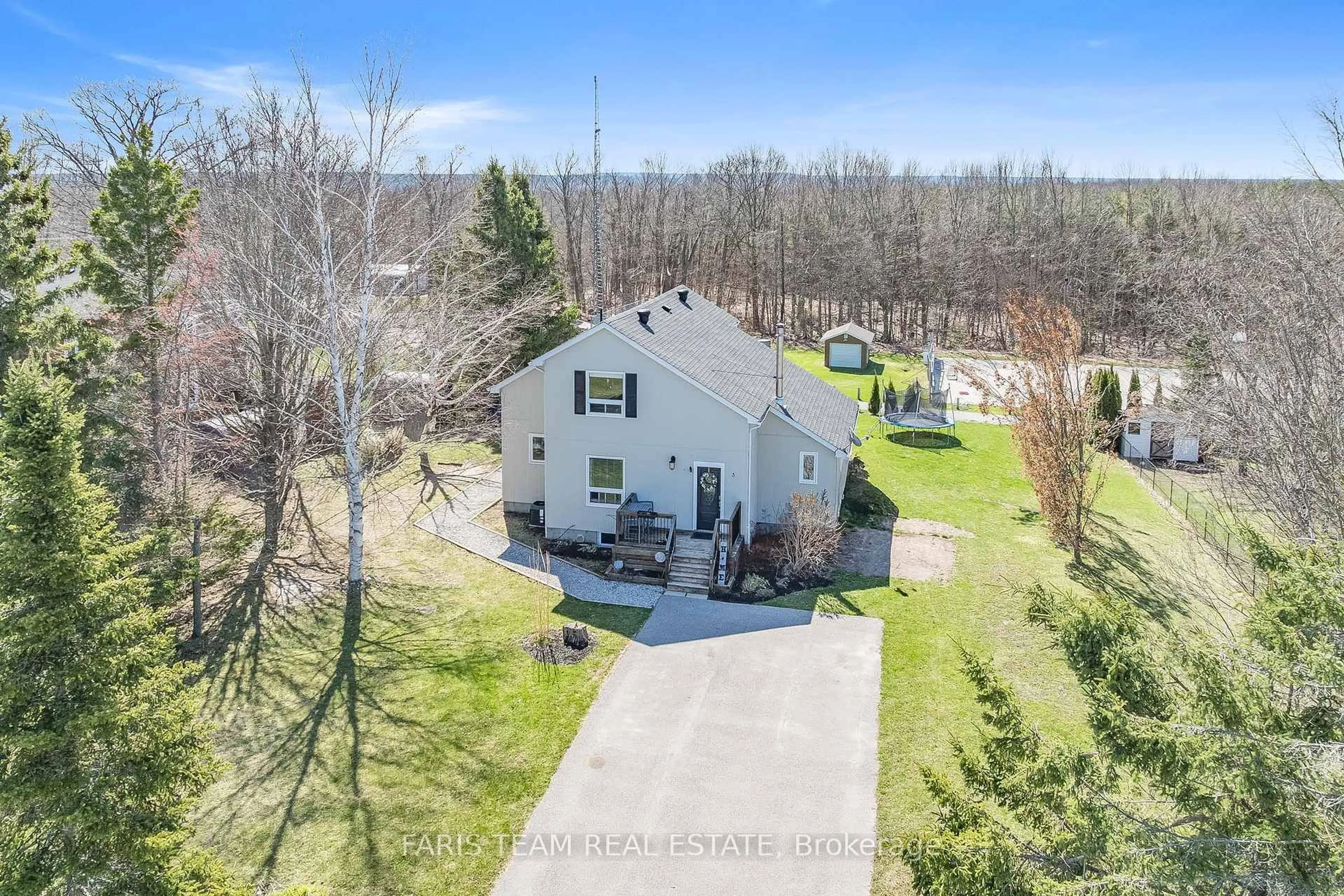 A pic from outside/outdoor area/front of a property/back of a property/a pic from drone, water/lake/river/ocean view for 3 Agnes St, Oro-Medonte Ontario L0K 1N0