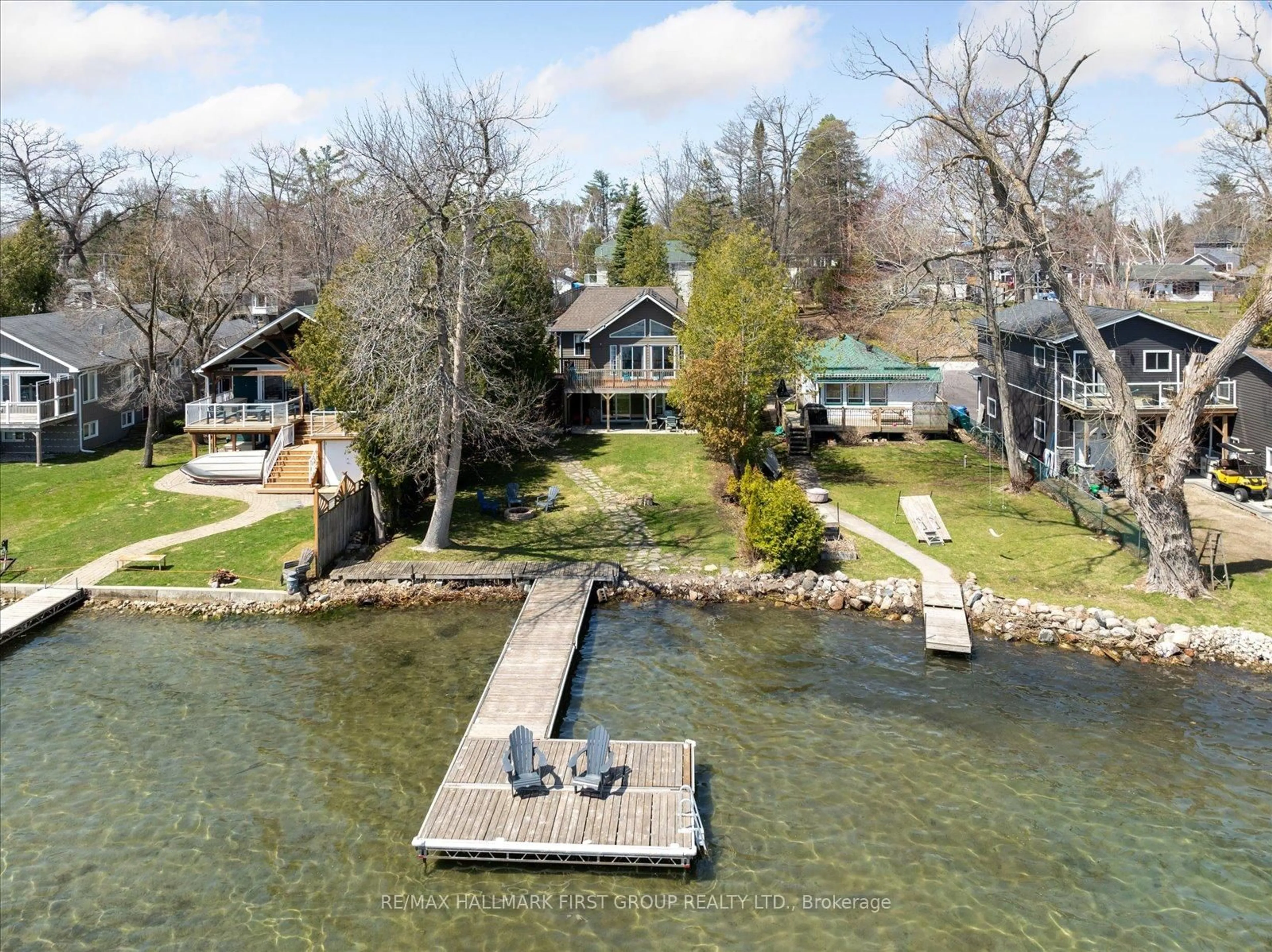 A pic from outside/outdoor area/front of a property/back of a property/a pic from drone, water/lake/river/ocean view for 2807 Lakeside Dr, Severn Ontario L0K 1G0