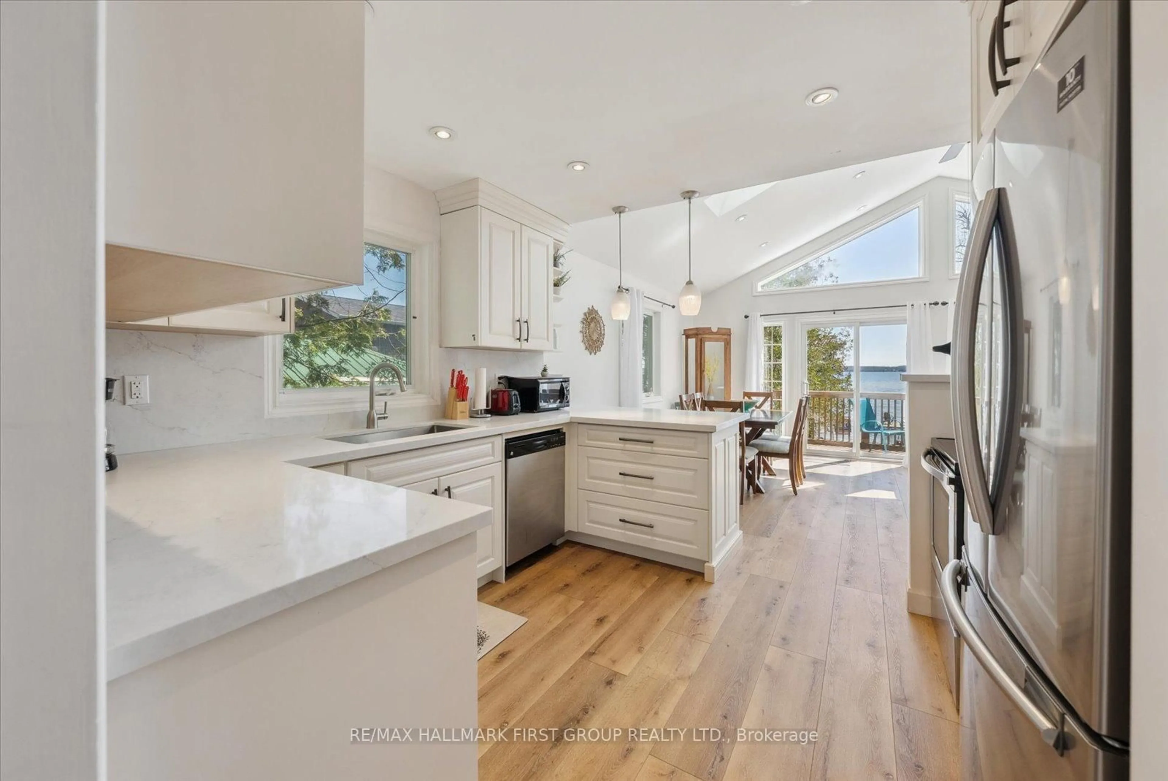 Open concept kitchen, unknown for 2807 Lakeside Dr, Severn Ontario L0K 1G0
