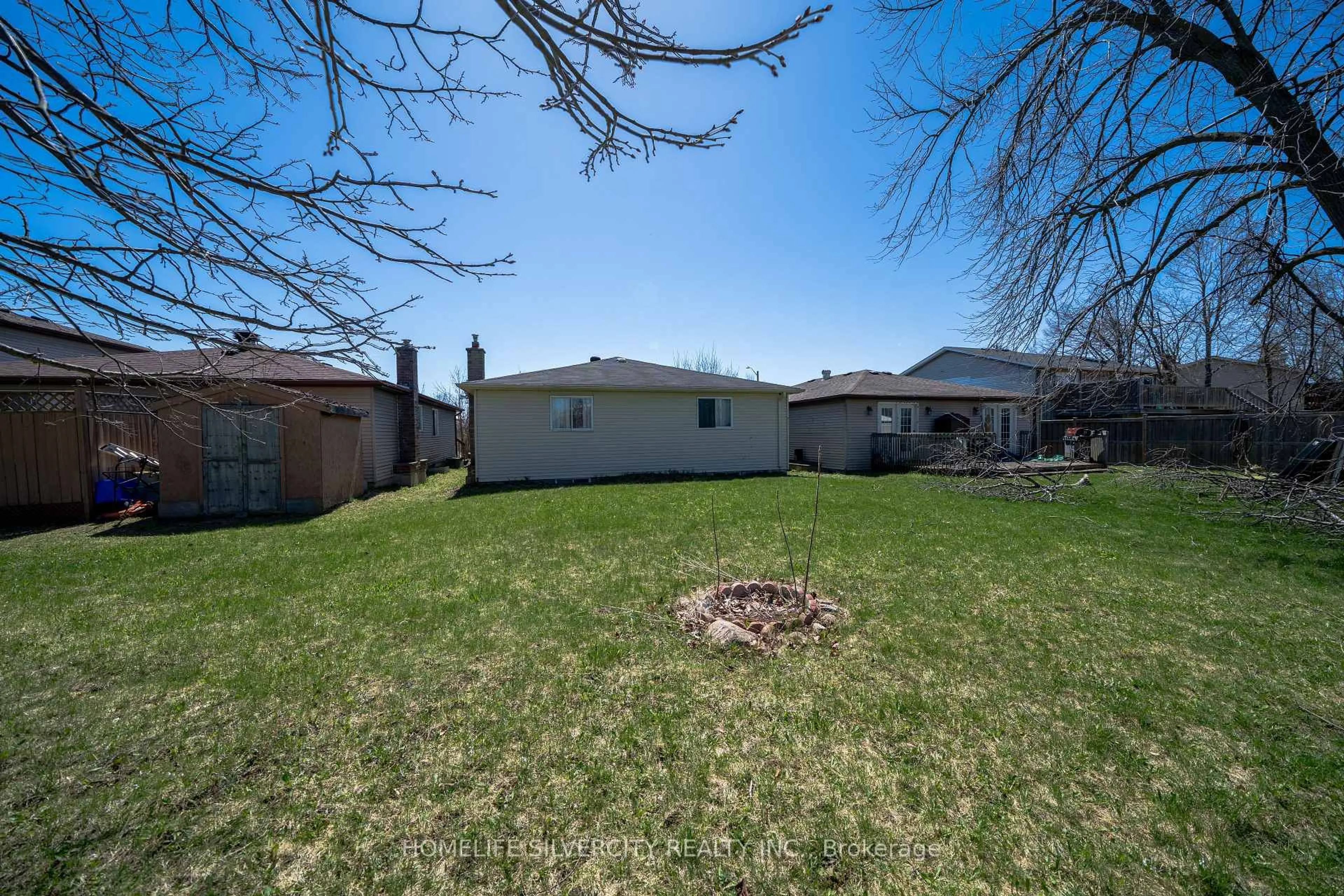 Patio, unknown for 117 Hickling Tr, Barrie Ontario L4M 5T7