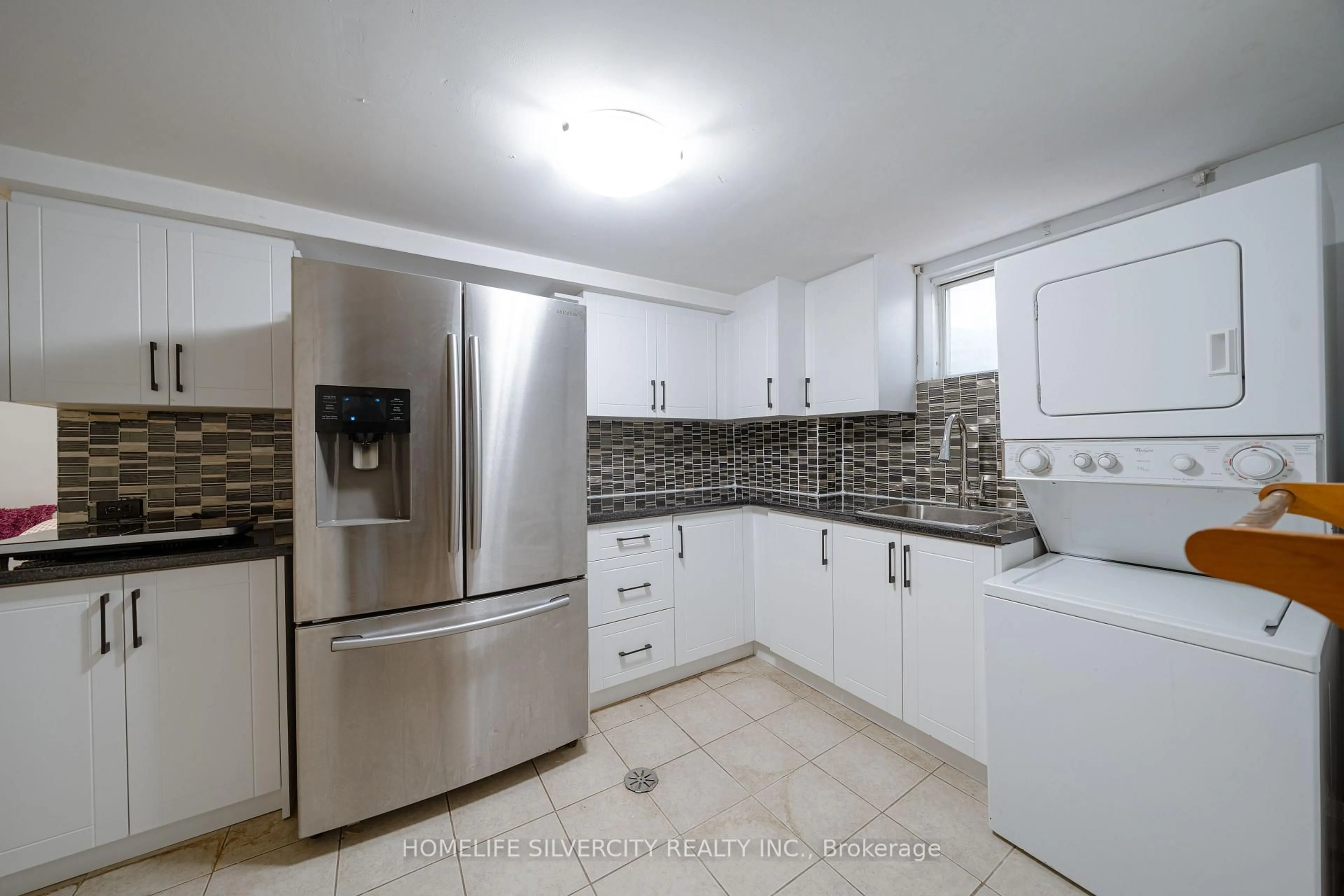 Standard kitchen, unknown for 117 Hickling Tr, Barrie Ontario L4M 5T7