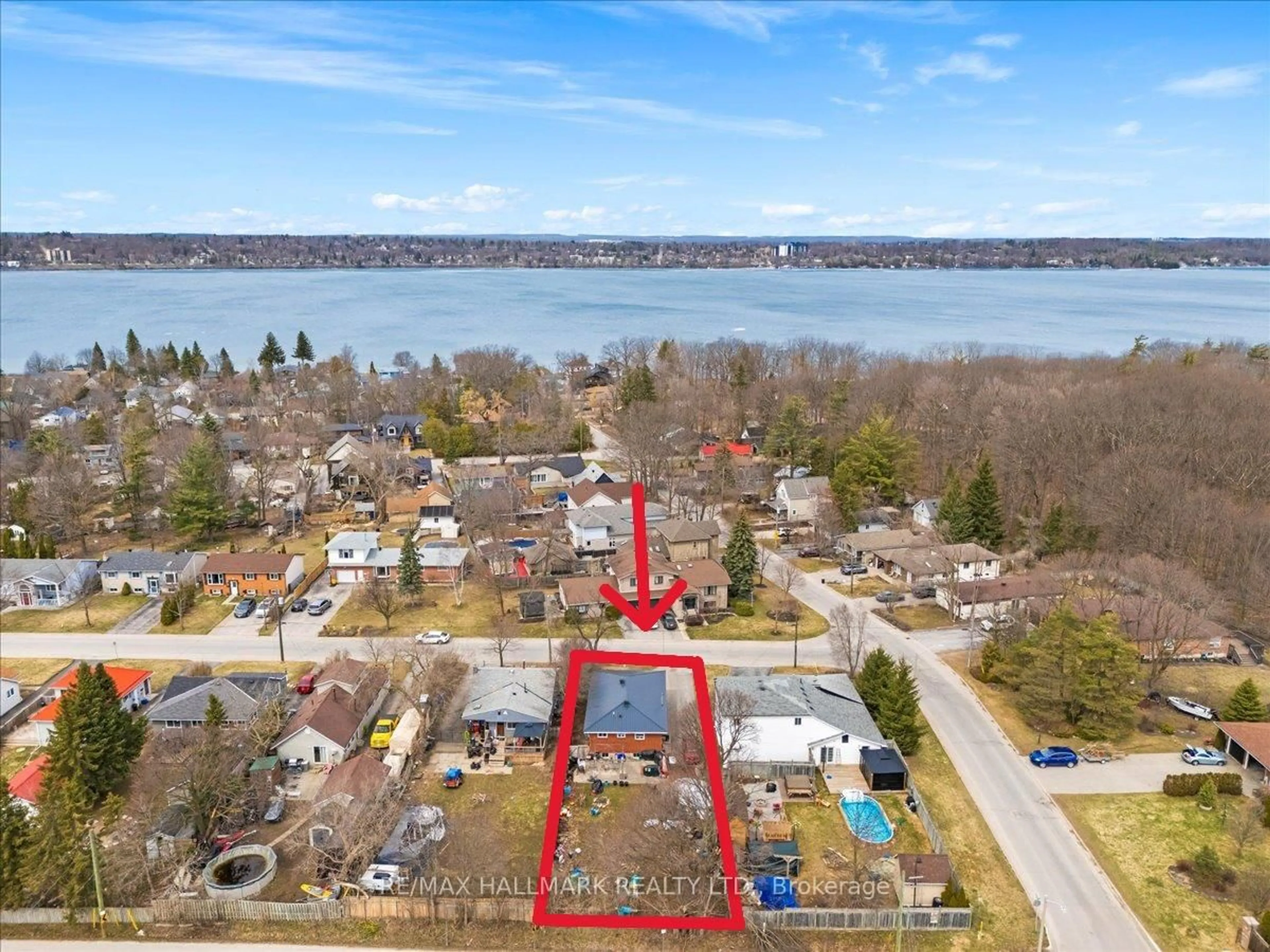 A pic from outside/outdoor area/front of a property/back of a property/a pic from drone, water/lake/river/ocean view for 227 Southview Rd, Barrie Ontario L4N 3X6