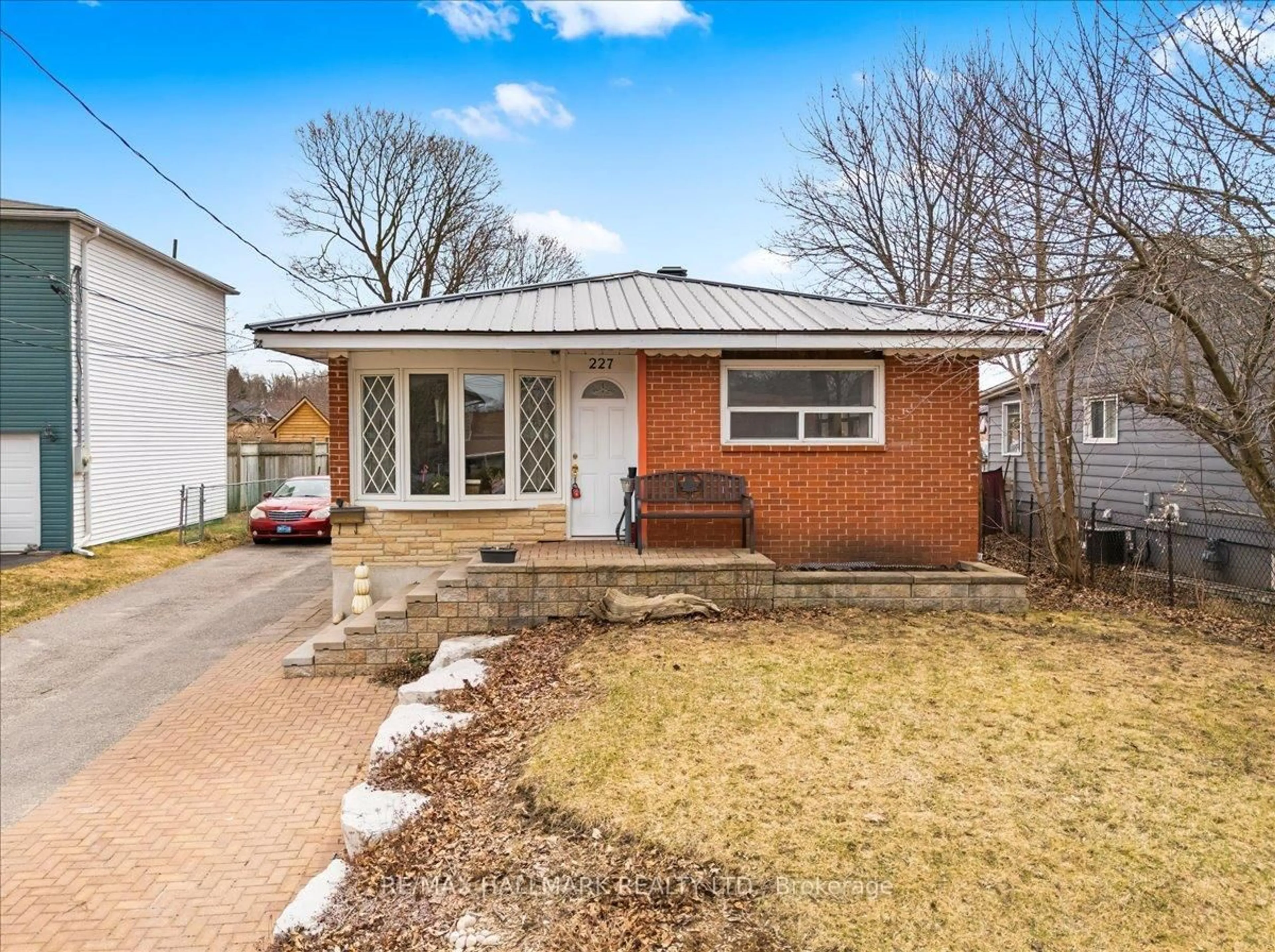 Home with brick exterior material, street for 227 Southview Rd, Barrie Ontario L4N 3X6