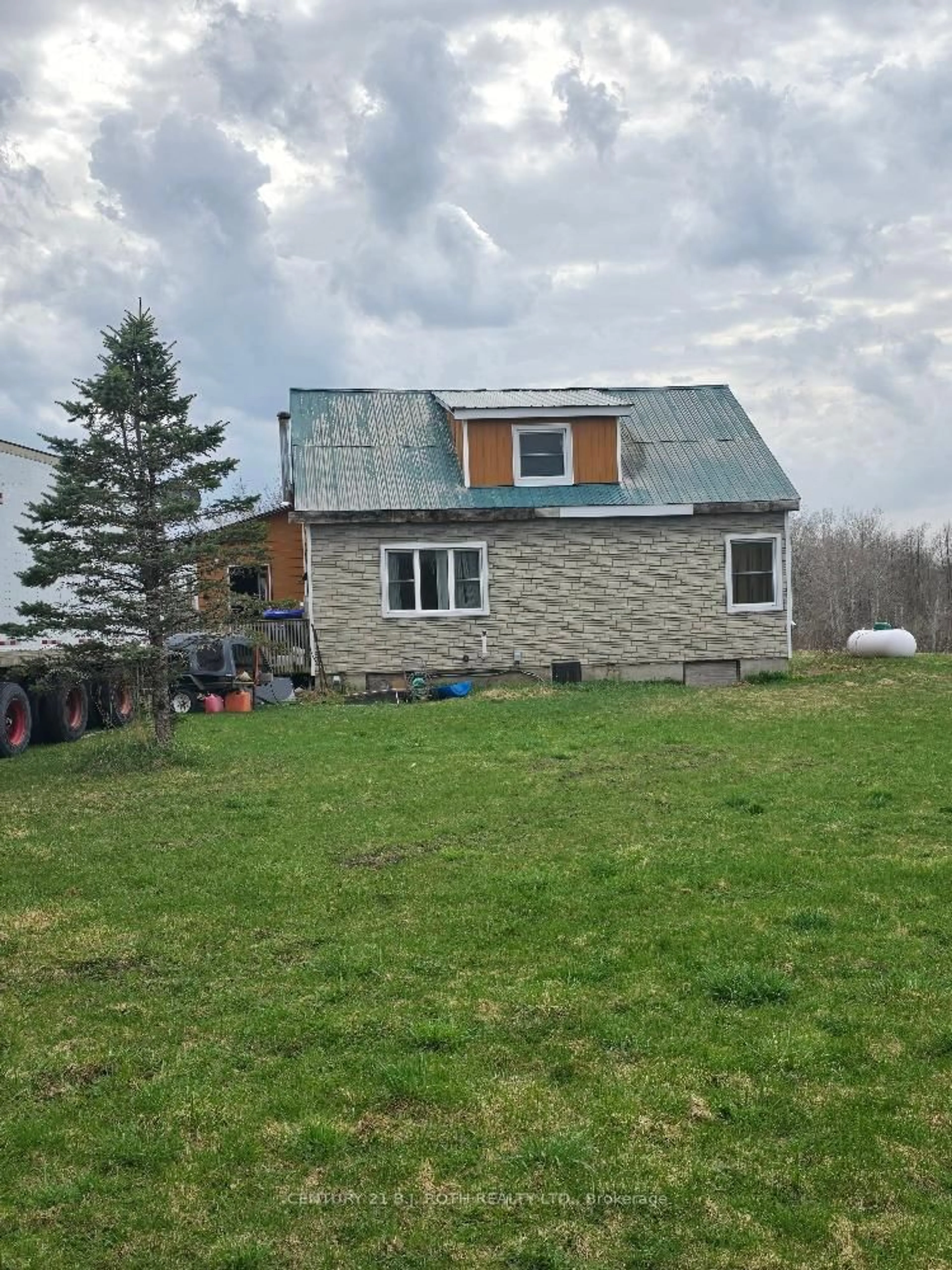 Unknown for 2438 Uhthoff Line, Severn Ontario L3V 6H4