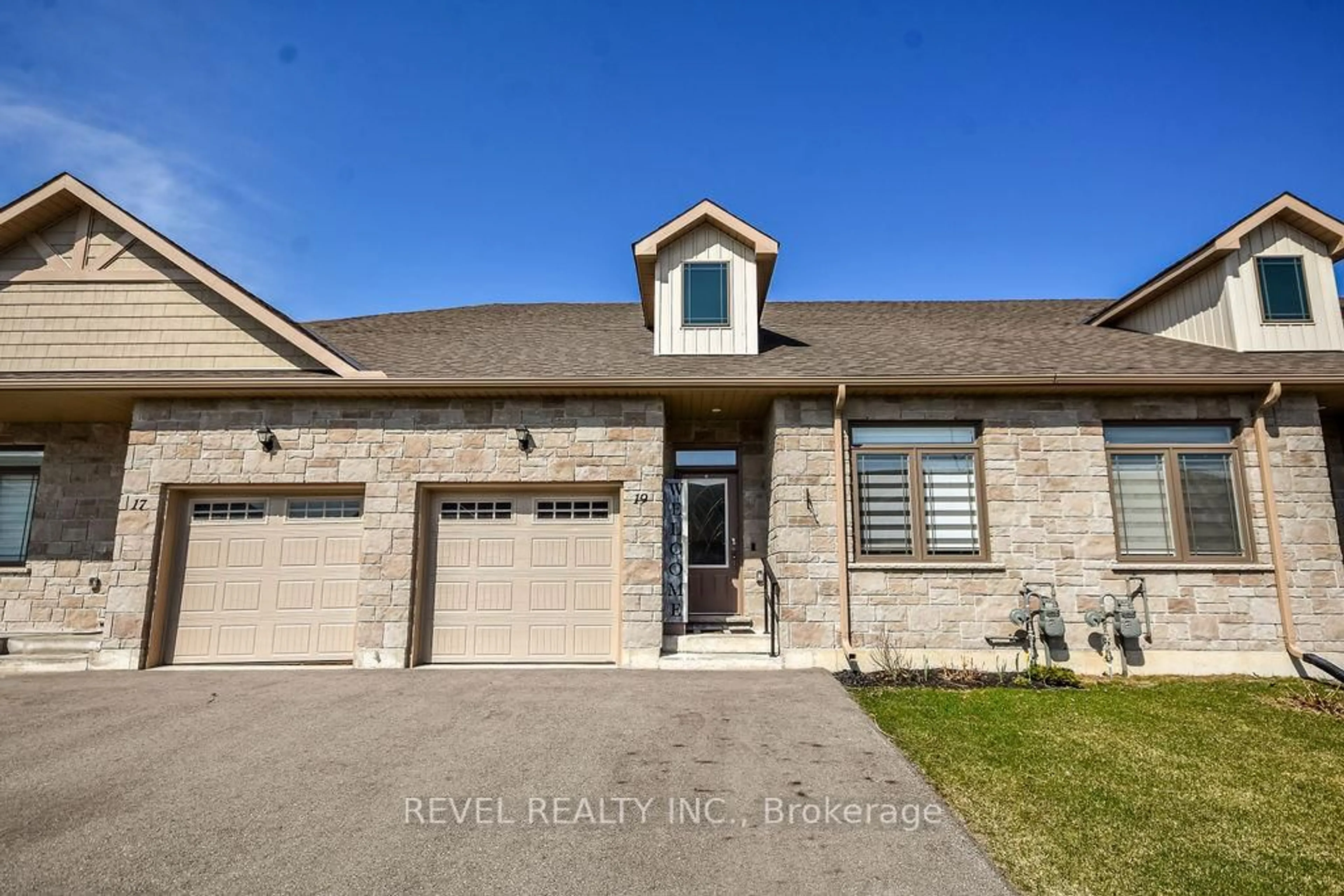 Home with brick exterior material, street for 19 Leanne's Way, Orillia Ontario L3V 8M1