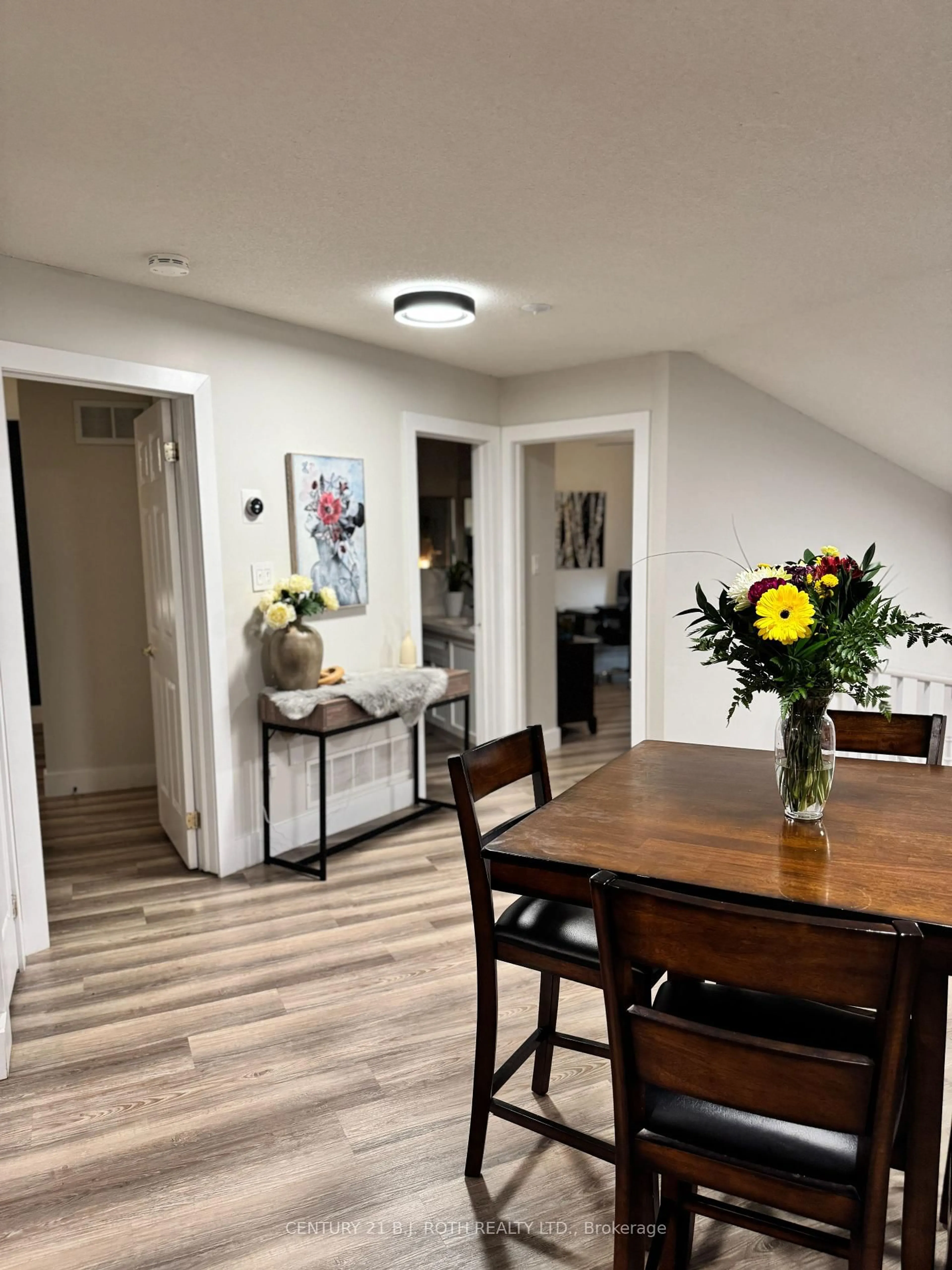 A pic of a room for 11 Masters Dr, Barrie Ontario L4M 6W4