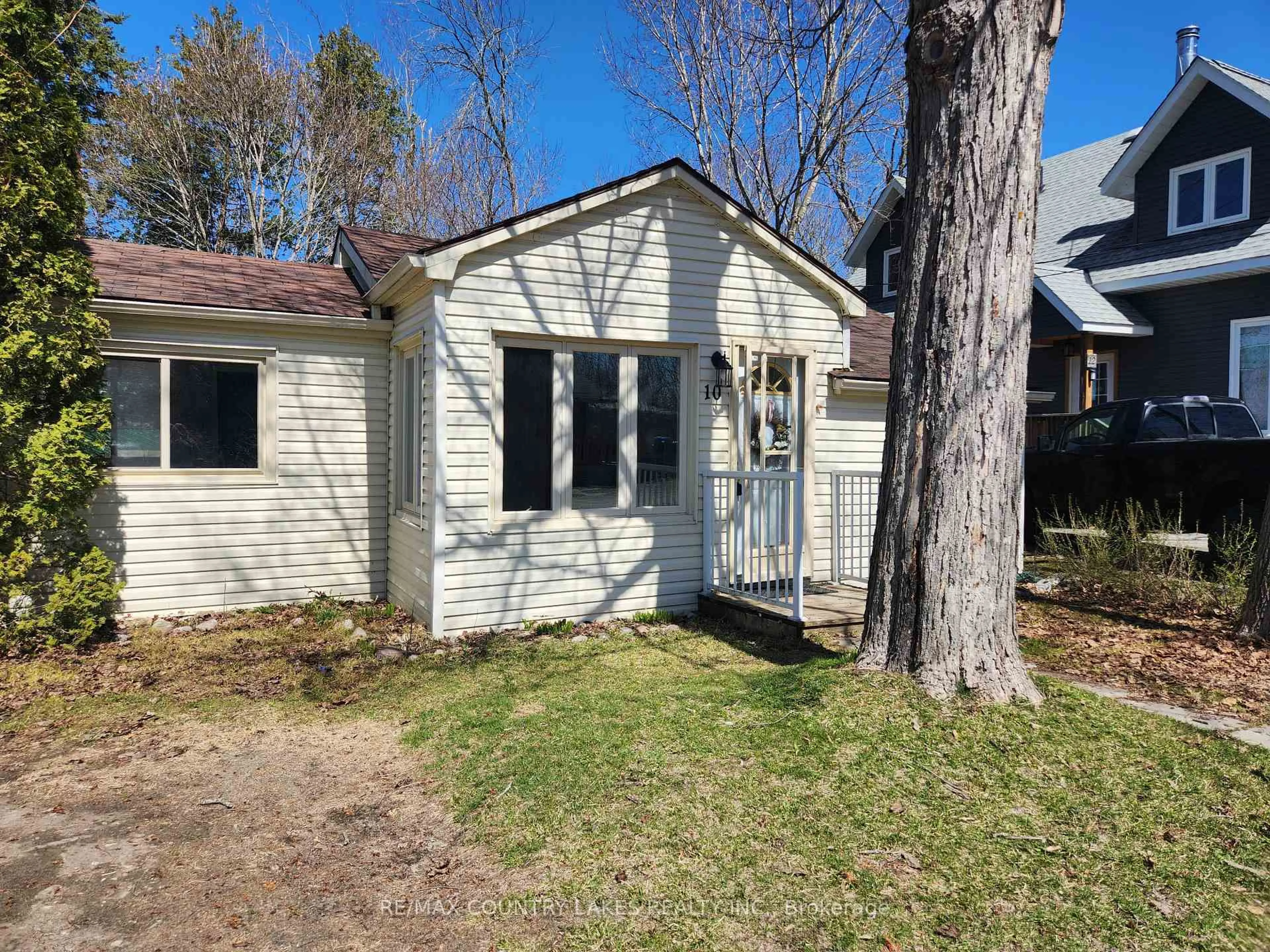 Shed for 10 Ridge Ave, Ramara Ontario L0K 1B0