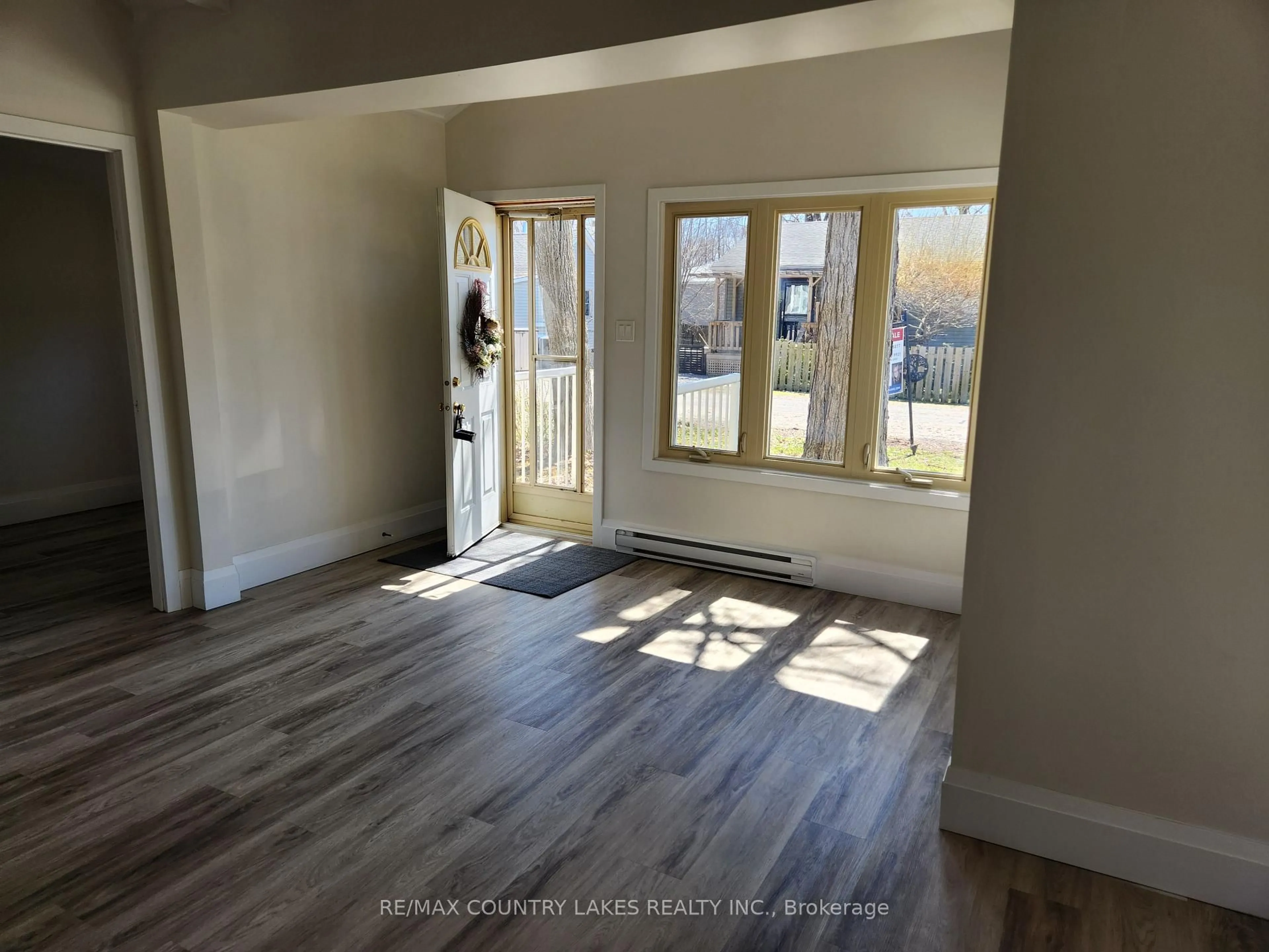 Indoor entryway for 10 Ridge Ave, Ramara Ontario L0K 1B0