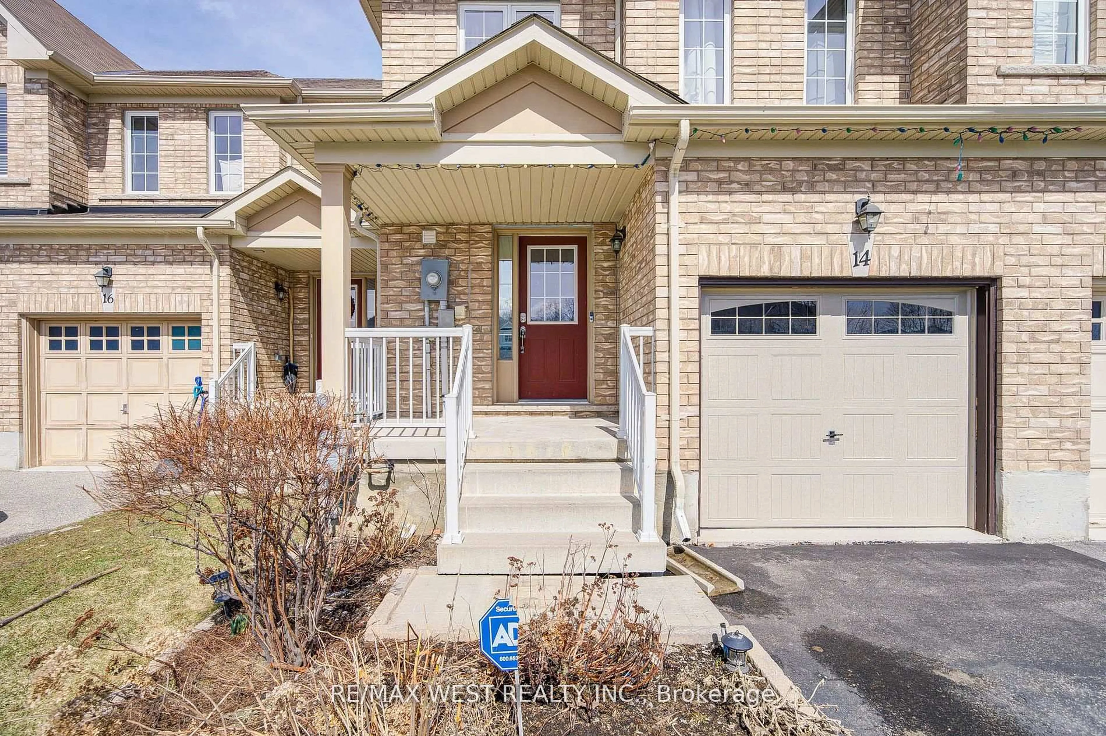 Home with brick exterior material, street for 14 Lancaster Crt, Barrie Ontario L4M 0G1