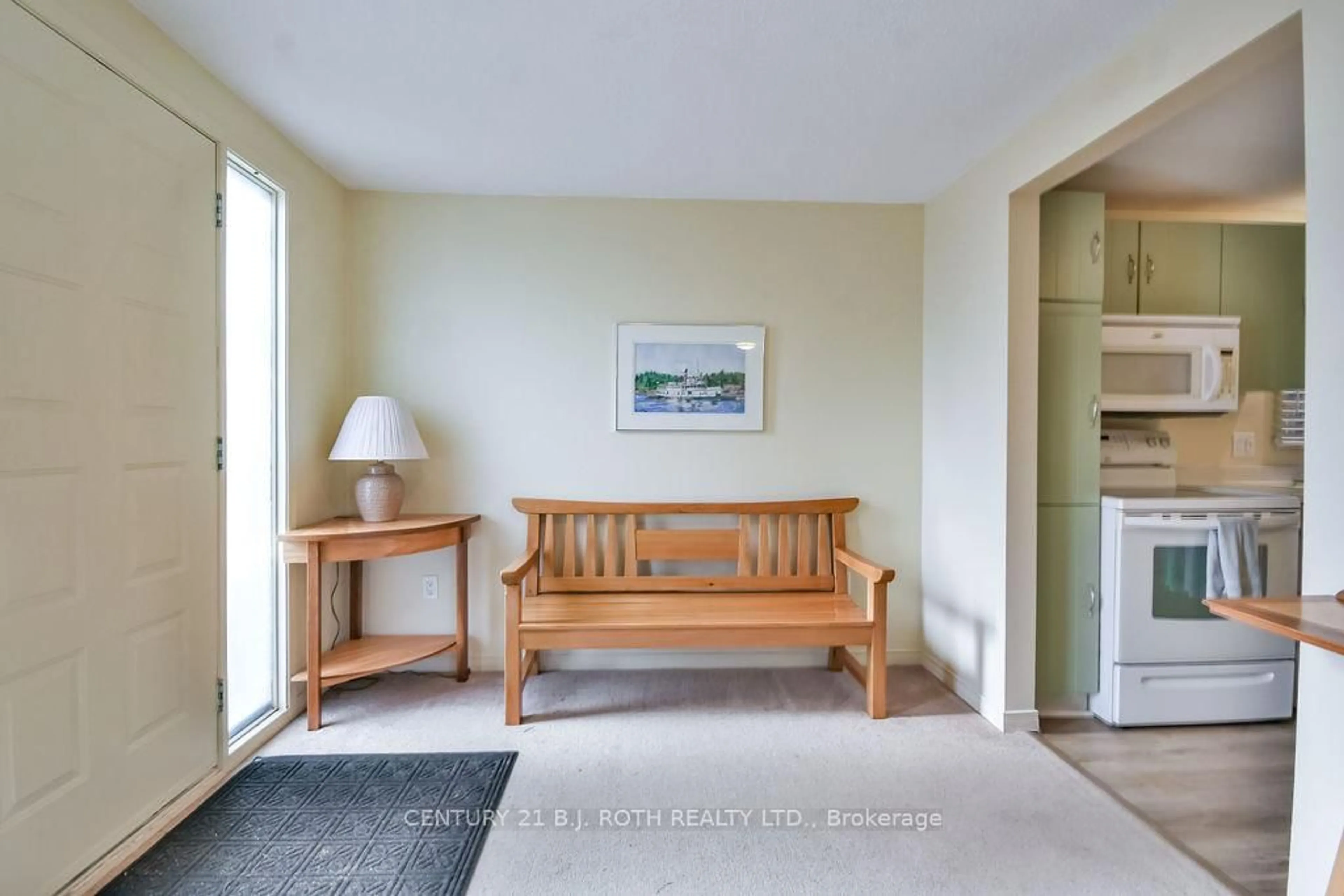 Indoor entryway for 22 TAMARACK Dr, Oro-Medonte Ontario L0L 1T0
