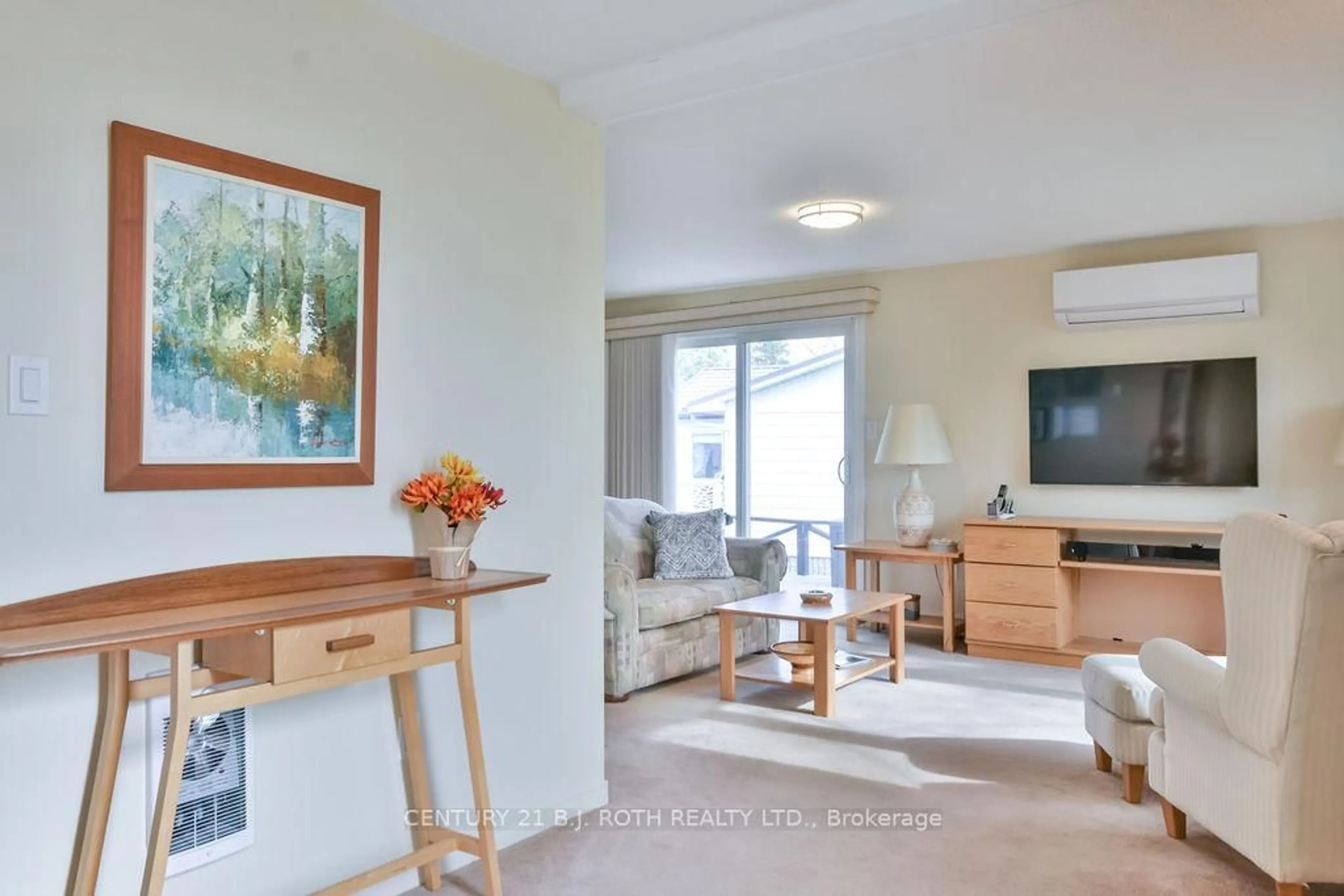 Living room with furniture, unknown for 22 TAMARACK Dr, Oro-Medonte Ontario L0L 1T0