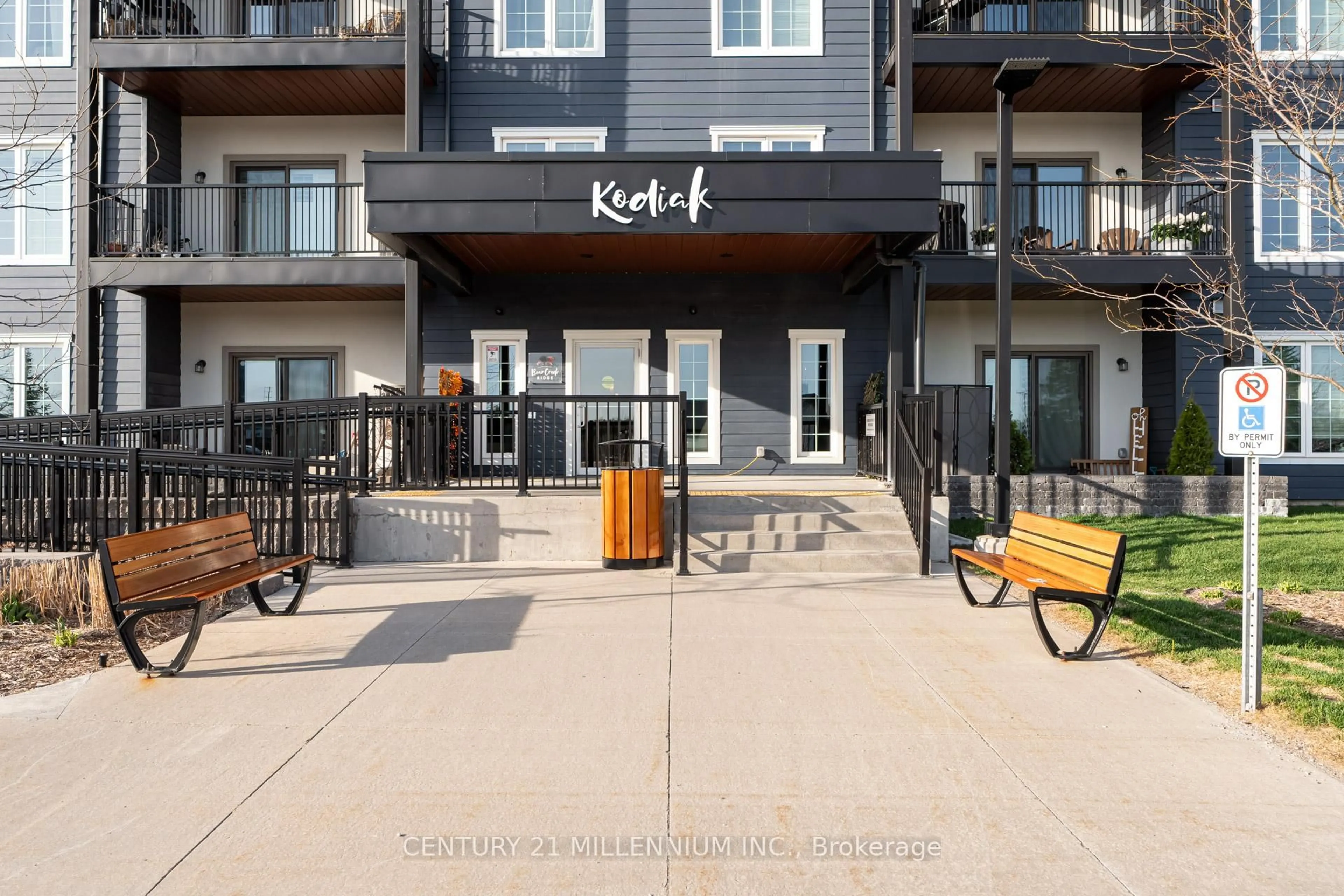 Patio, unknown for 54 Koda St #317, Barrie Ontario L9J 0A6