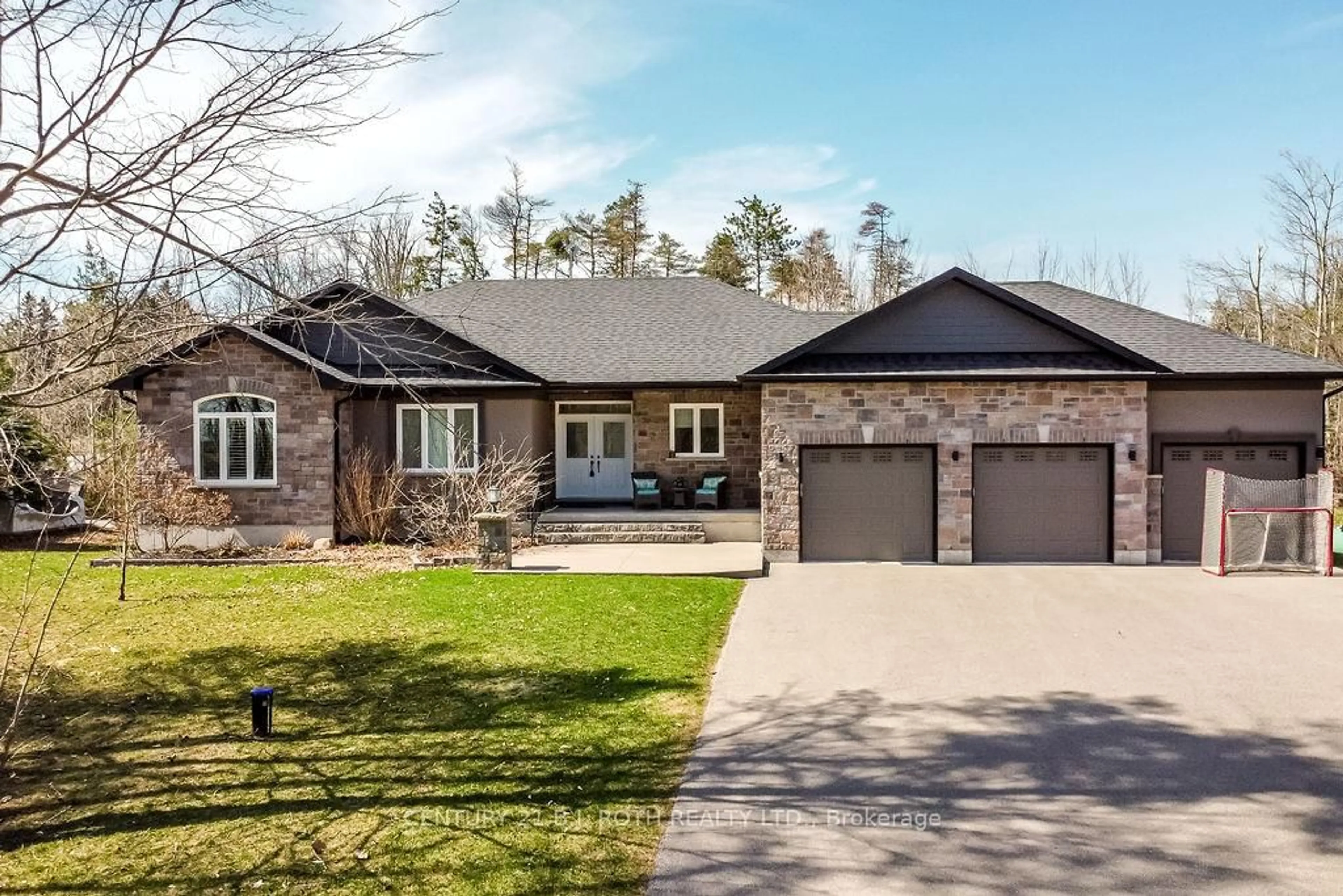 Home with brick exterior material, street for 27 Houben Cres, Oro-Medonte Ontario L0L 1T0
