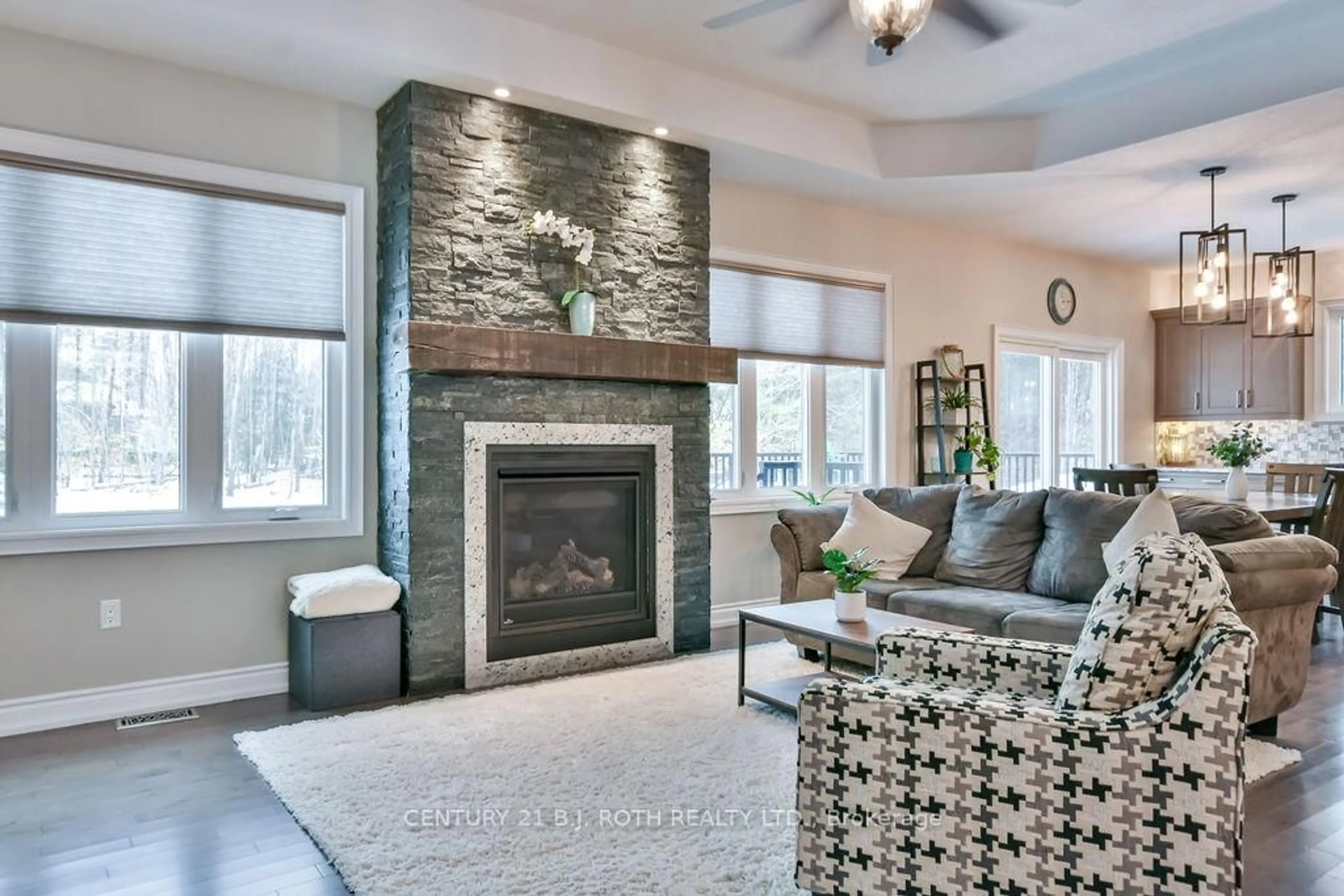Living room with furniture, ceramic/tile floor for 27 Houben Cres, Oro-Medonte Ontario L0L 1T0