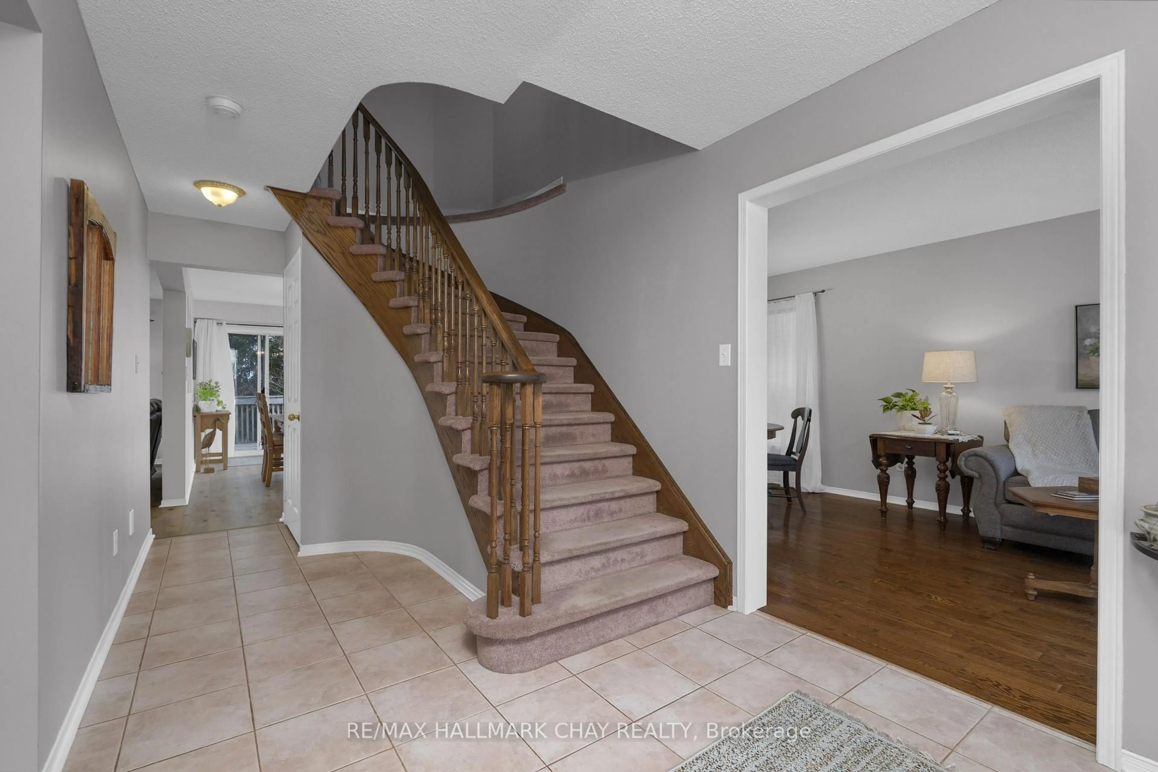 Unknown for 47 Finlay Rd, Barrie Ontario L4N 7T7