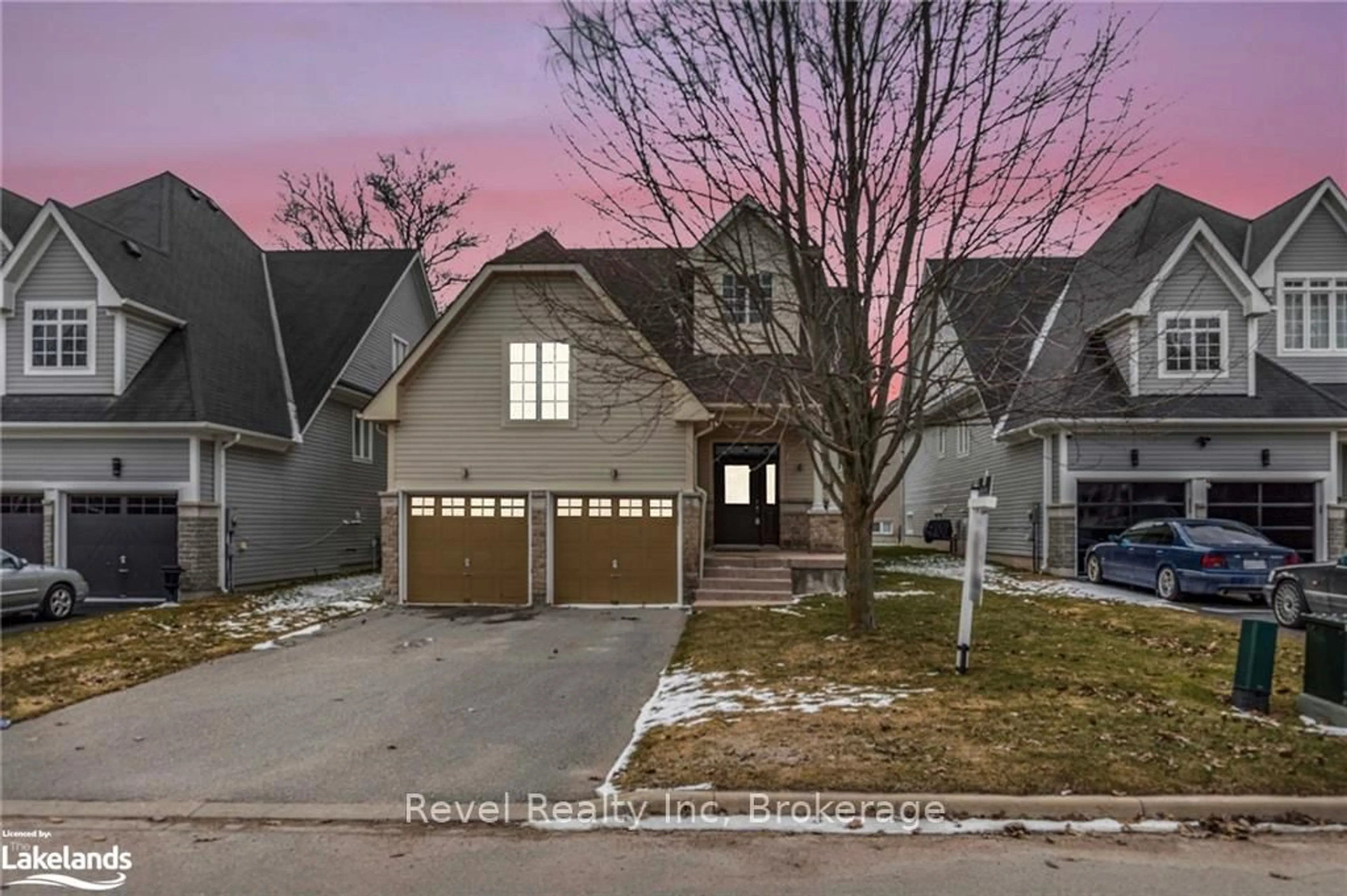 Home with brick exterior material, street for 174 WHITE SANDS Way, Wasaga Beach Ontario L9Z 0C8