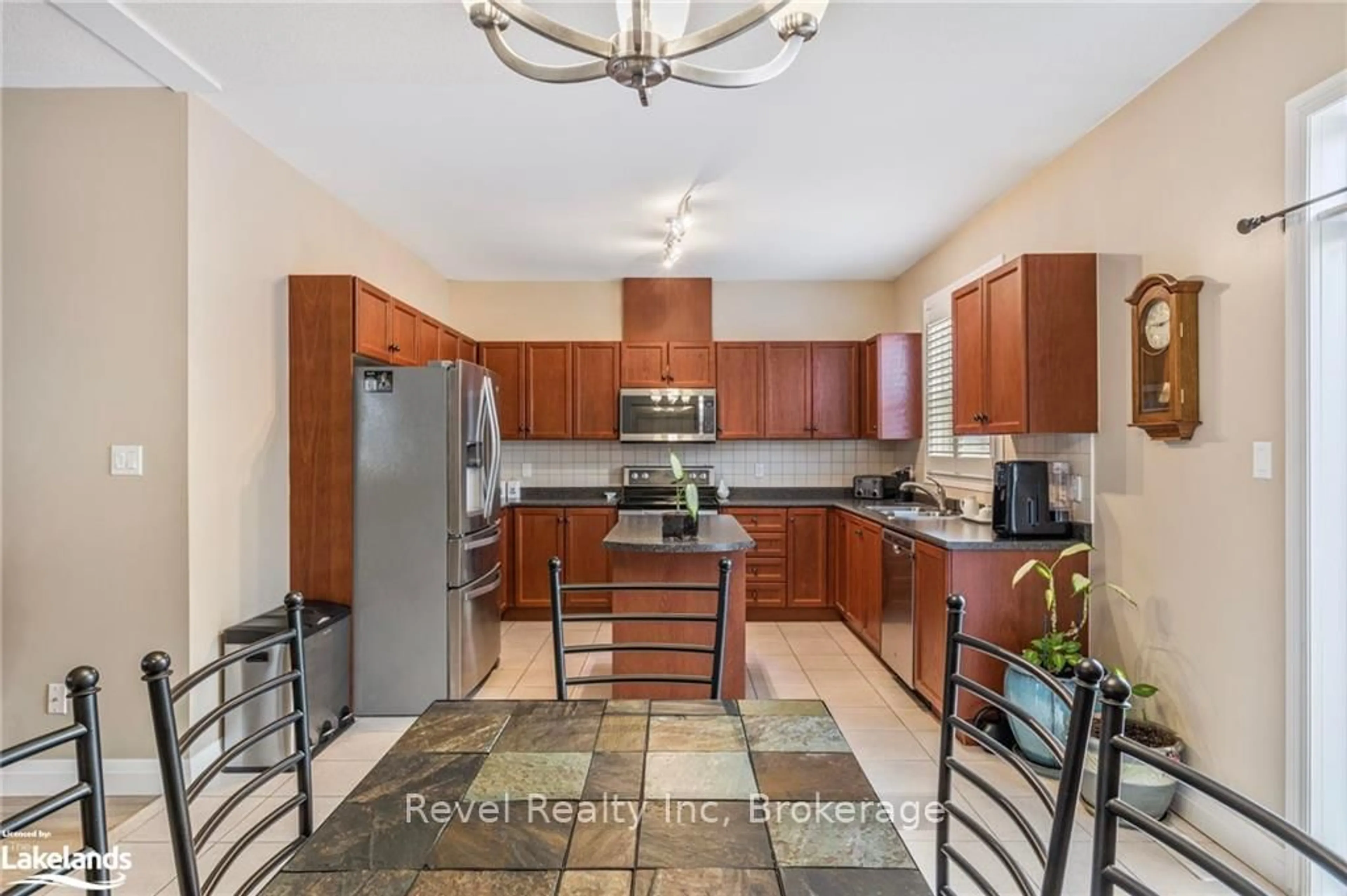 Unknown for 174 WHITE SANDS Way, Wasaga Beach Ontario L9Z 0C8