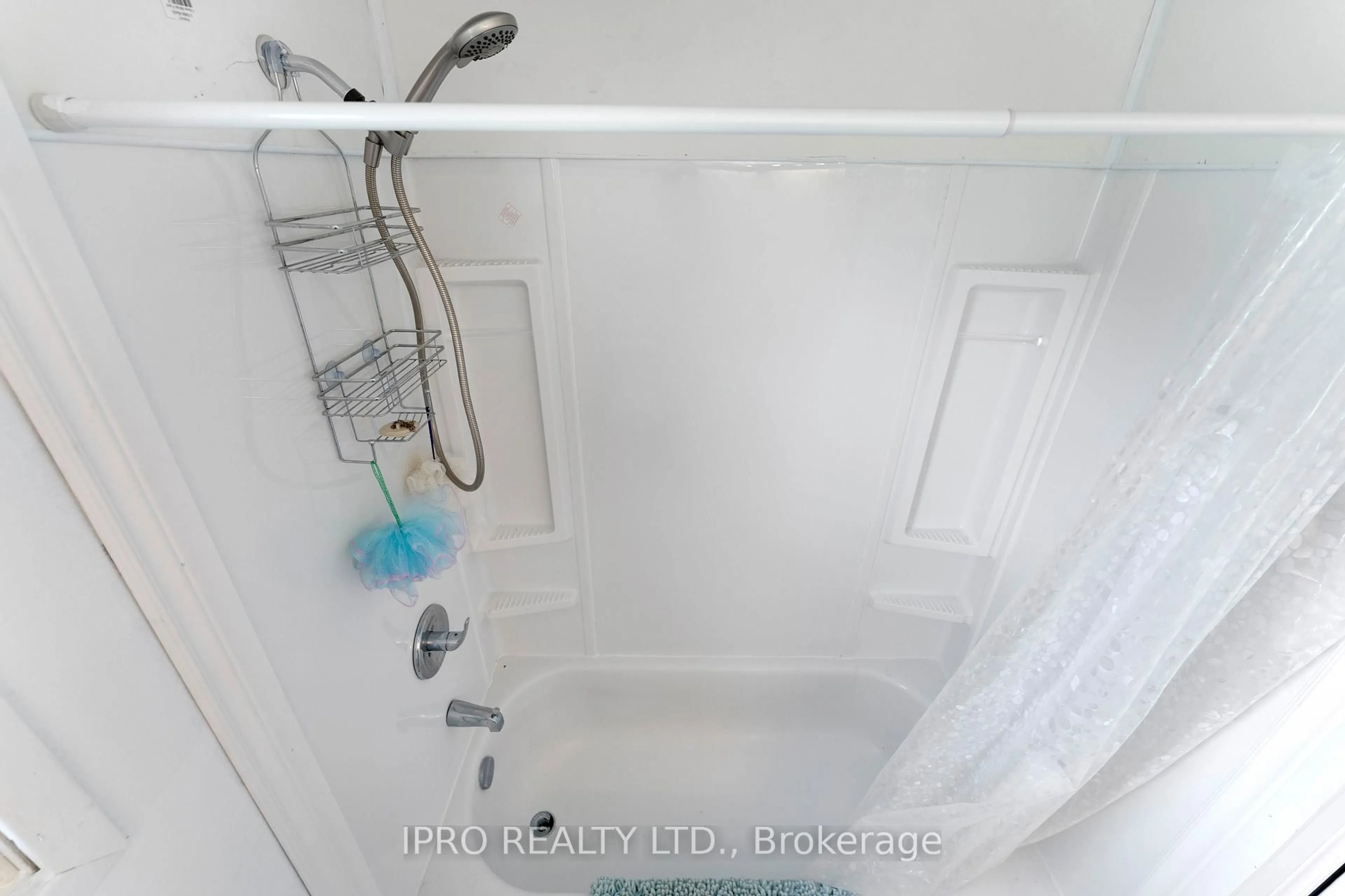 Contemporary bathroom, ceramic/tile floor for 111 Fox St, Penetanguishene Ontario L9M 1E2