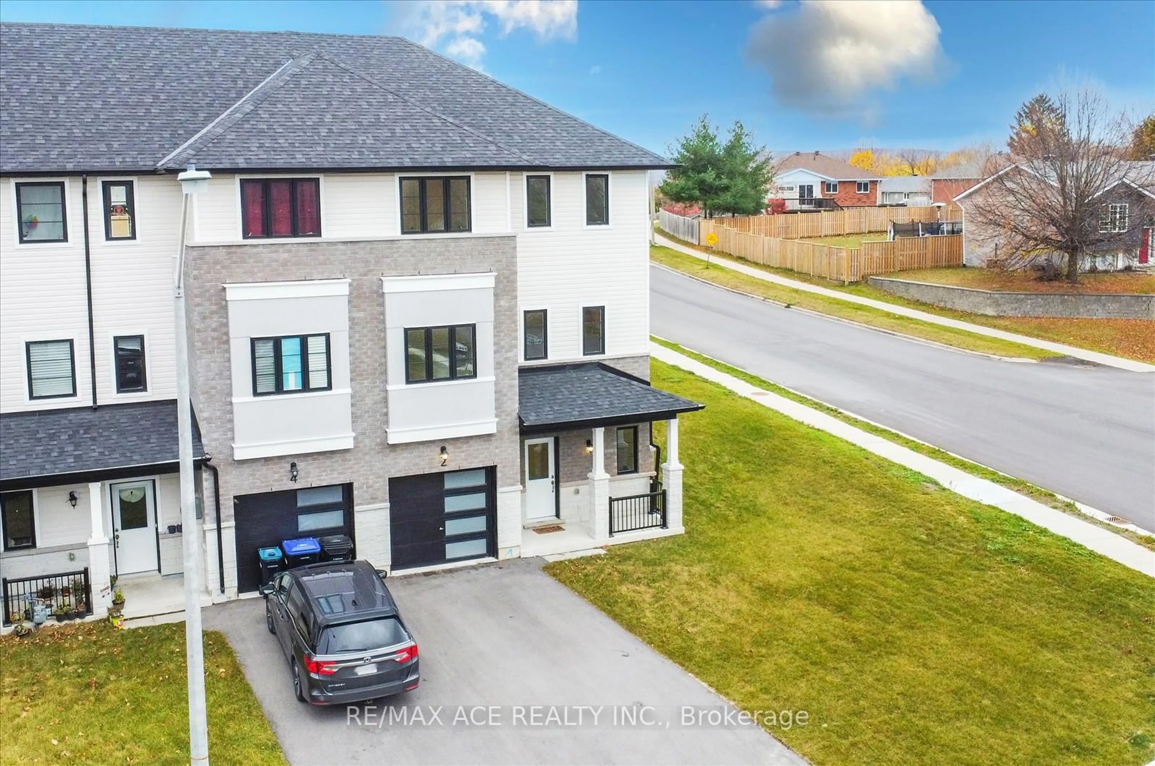 A pic from outside/outdoor area/front of a property/back of a property/a pic from drone, mountain view for 2 Lahey Cres, Penetanguishene Ontario L9M 0W1