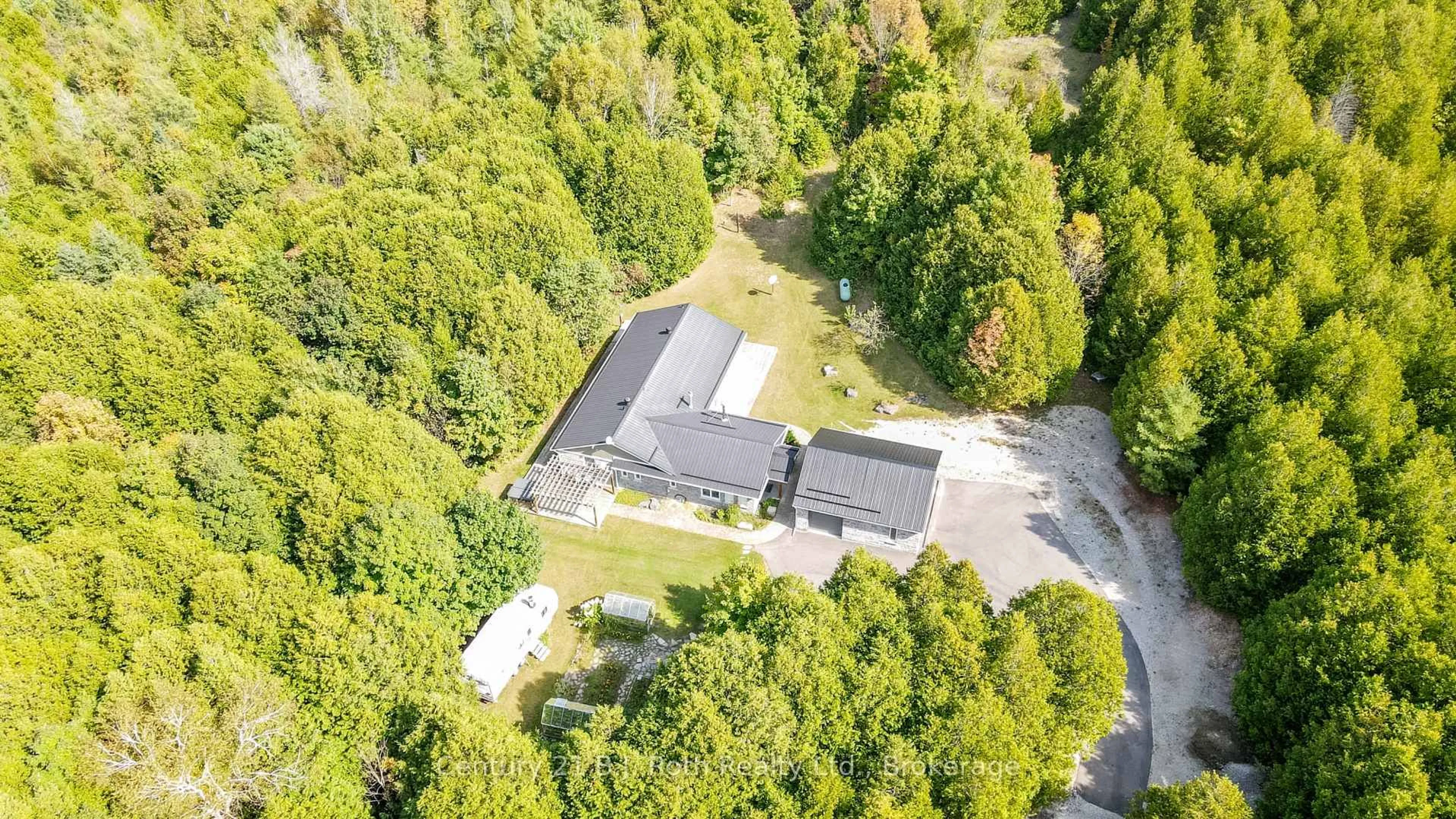 A pic from outside/outdoor area/front of a property/back of a property/a pic from drone, unknown for 2709 Wainman Line, Severn Ontario L0K 1E0