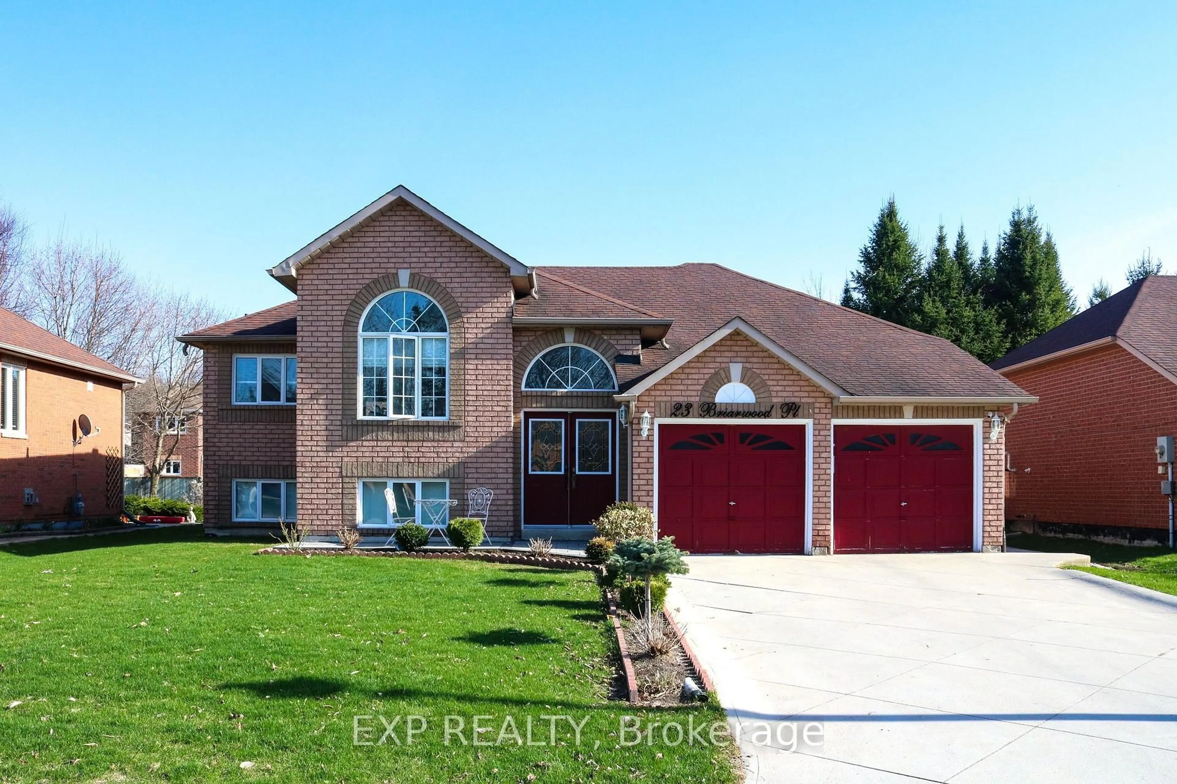 Home with brick exterior material, street for 23 Briarwood Pl, Wasaga Beach Ontario L9Z 2N9