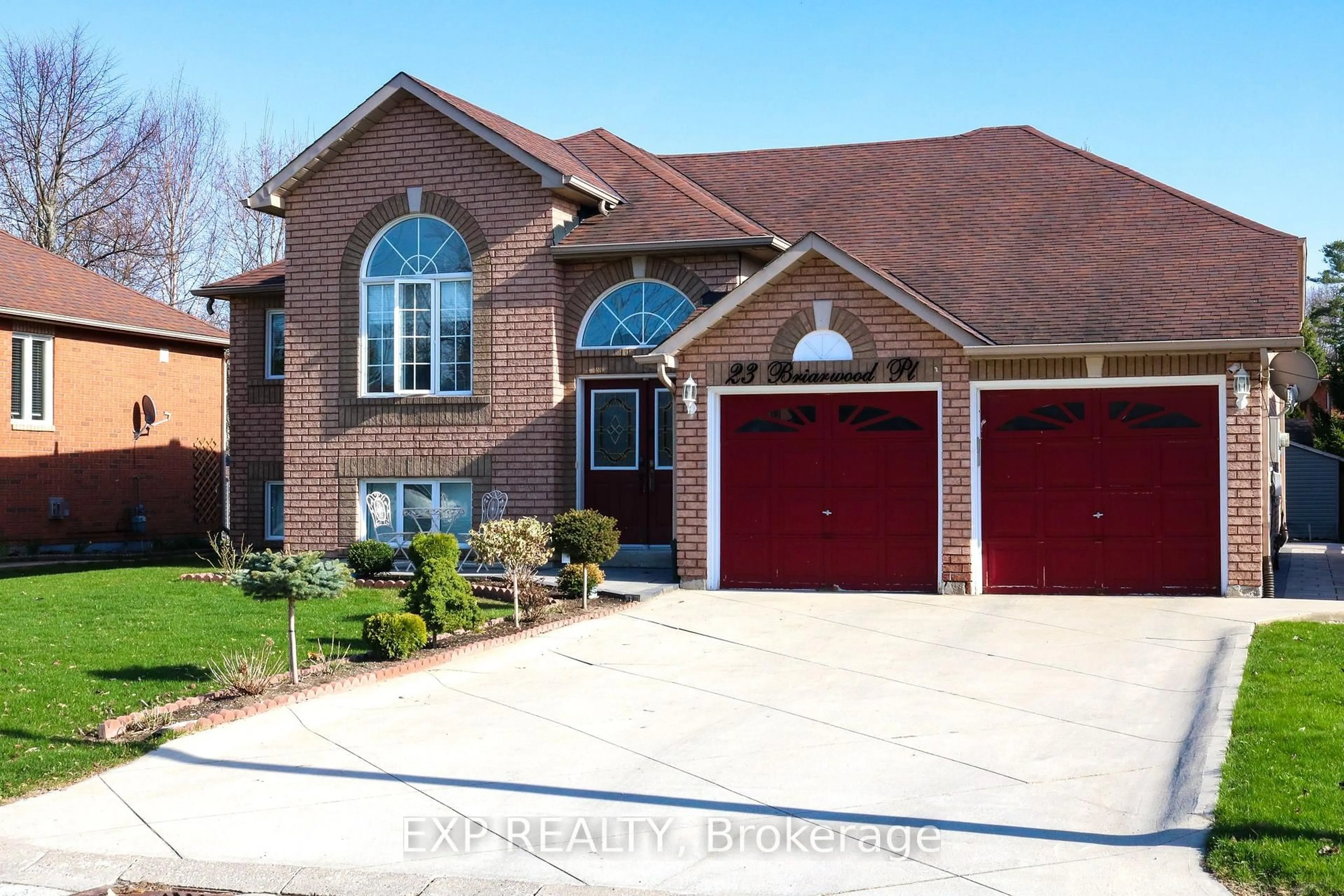 Home with brick exterior material, street for 23 Briarwood Pl, Wasaga Beach Ontario L9Z 2N9
