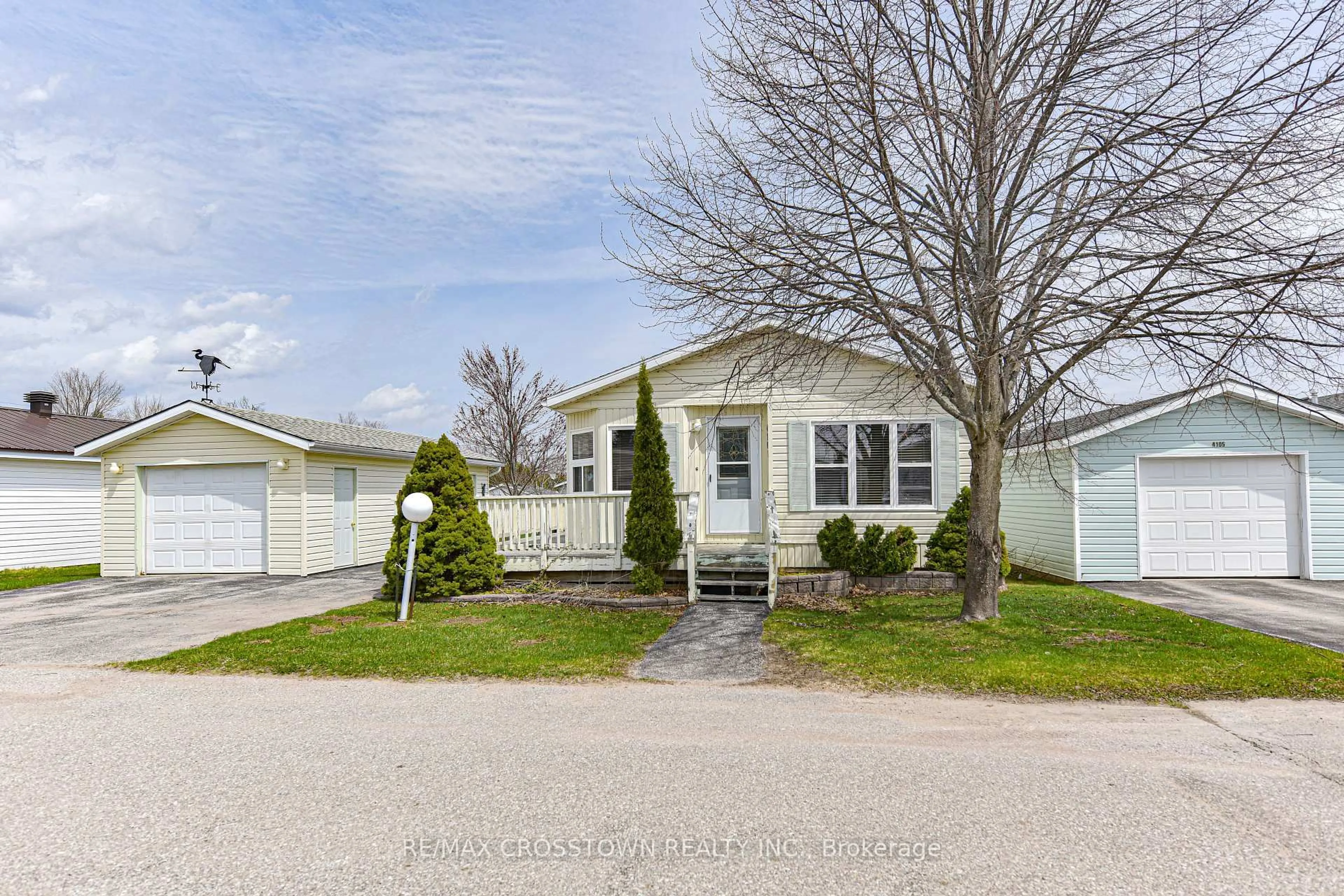 Home with vinyl exterior material, street for 4101 Wesley St, Severn Ontario L3V 0V4