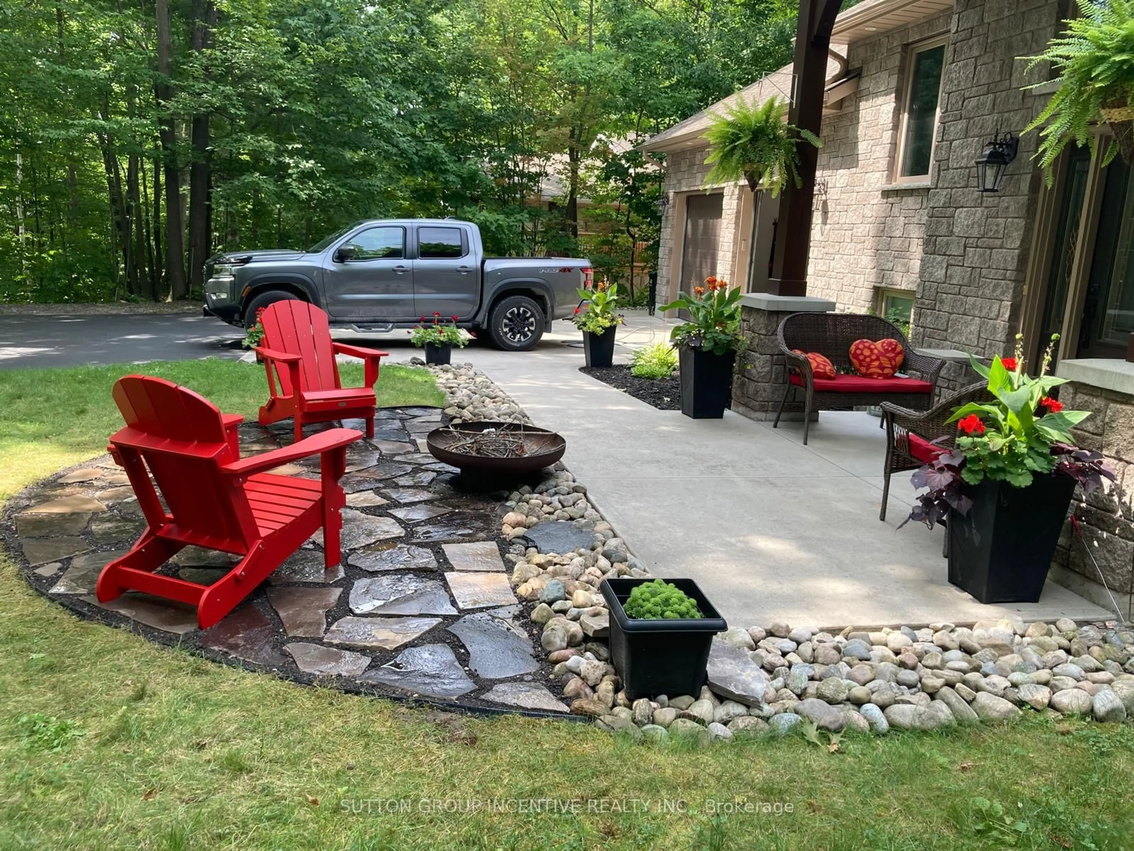 Patio, street for 48 Tall Pines Dr, Tiny Ontario L9M 0H4
