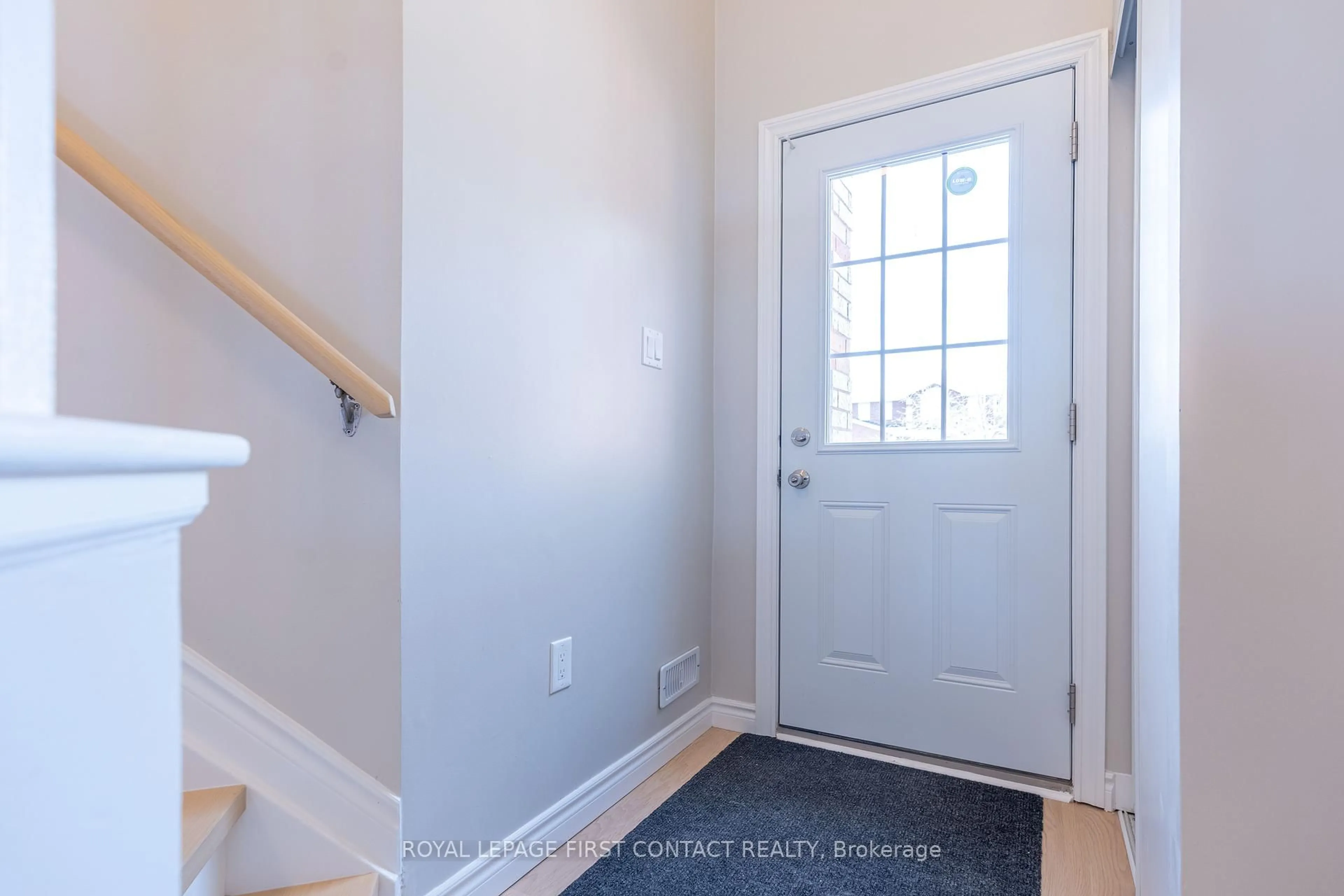 Indoor entryway for 60 William Paddison Dr, Barrie Ontario L4M 0G4