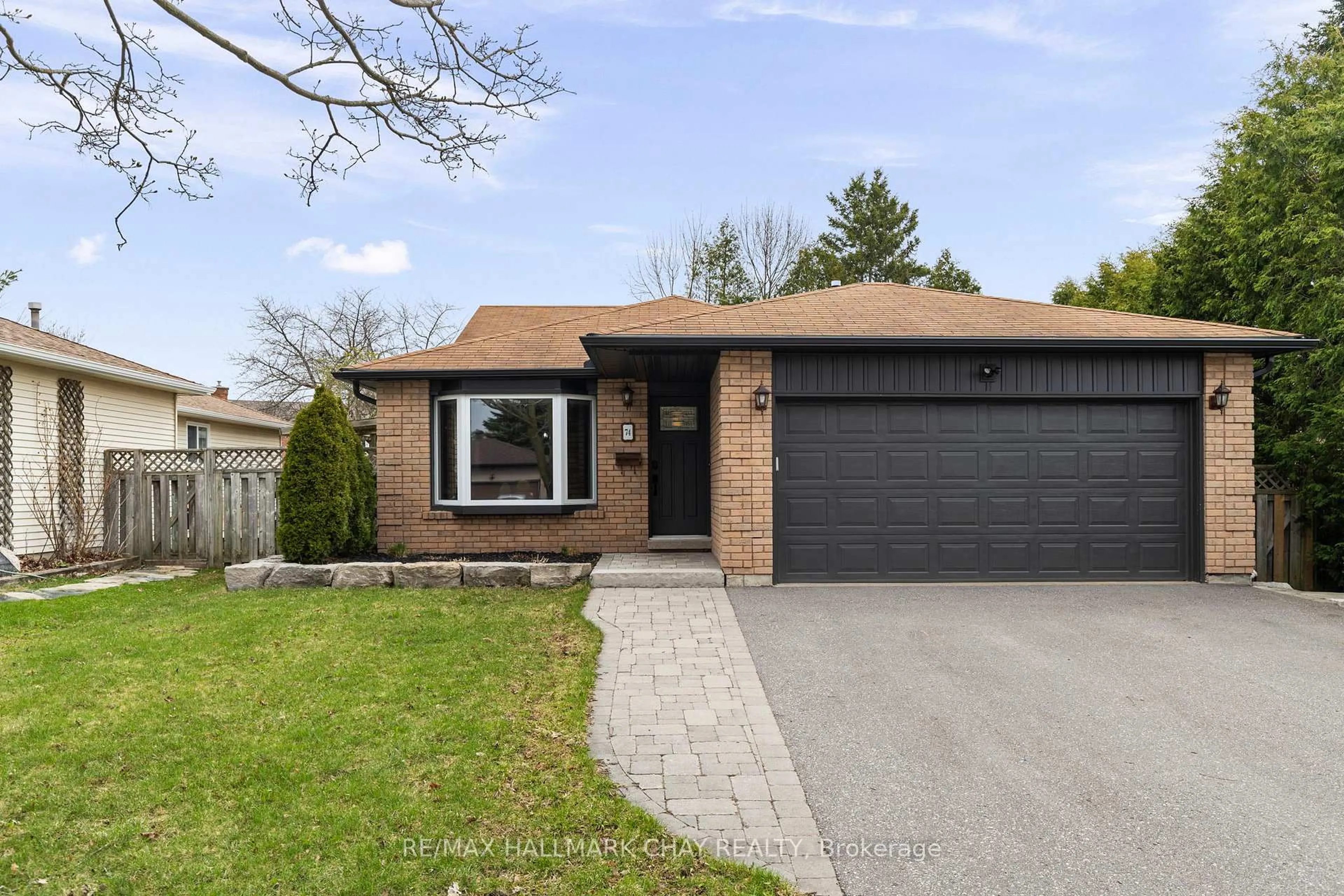 Home with brick exterior material, street for 74 Bronte Cres, Barrie Ontario L4N 5B9