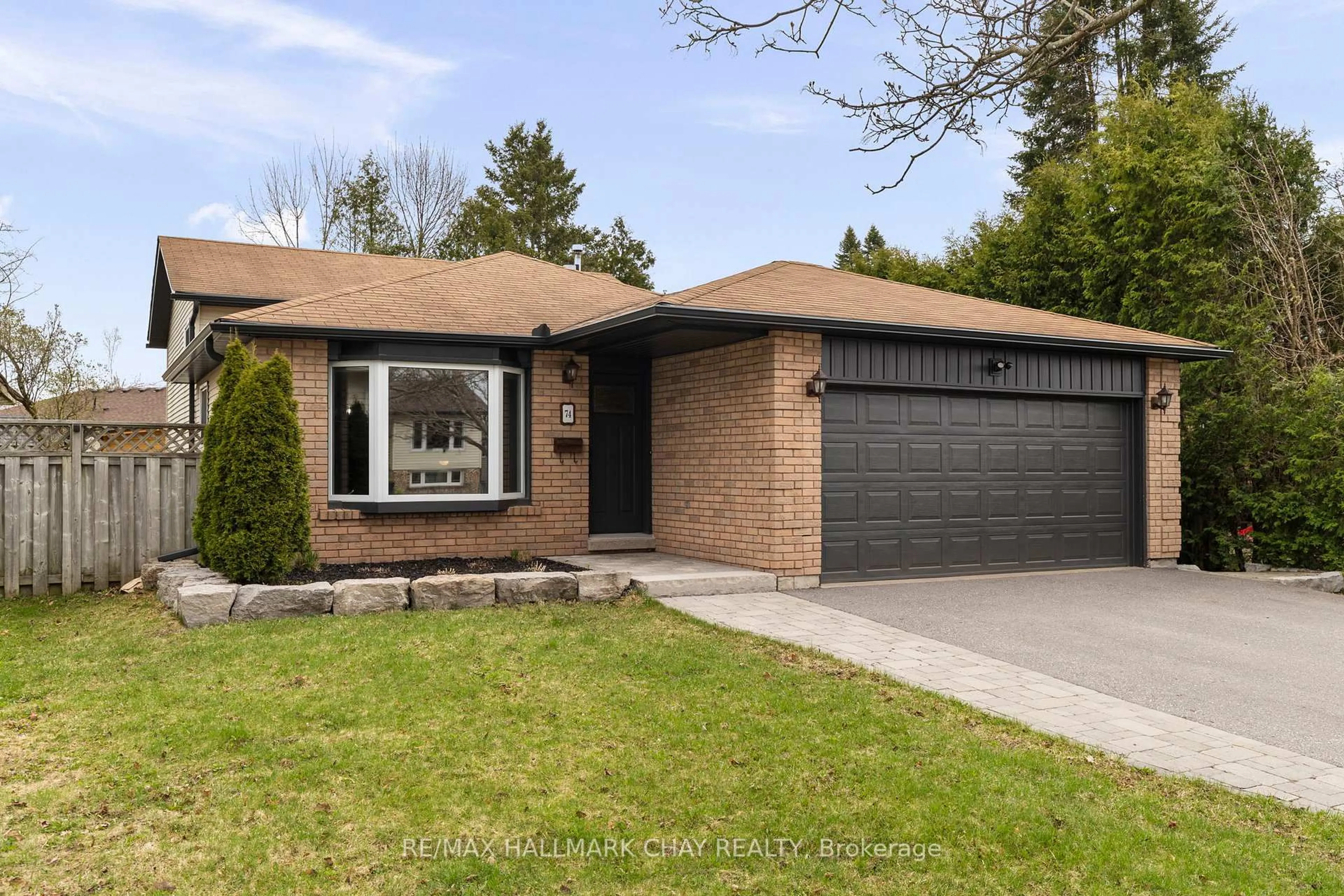 Home with brick exterior material, street for 74 Bronte Cres, Barrie Ontario L4N 5B9