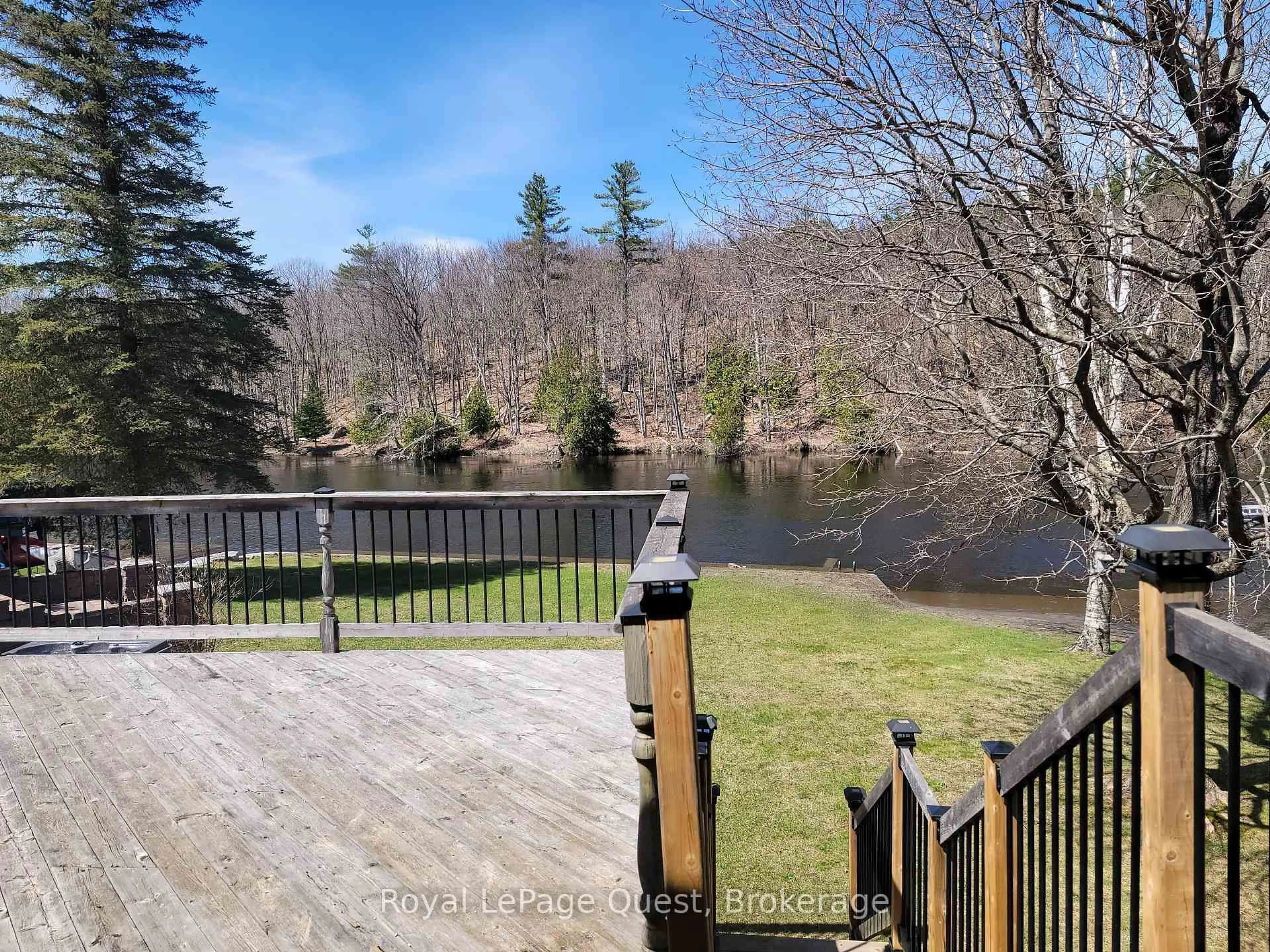 A pic from outside/outdoor area/front of a property/back of a property/a pic from drone, water/lake/river/ocean view for 3012 Moynes Rd, Severn Ontario L0K 2B0