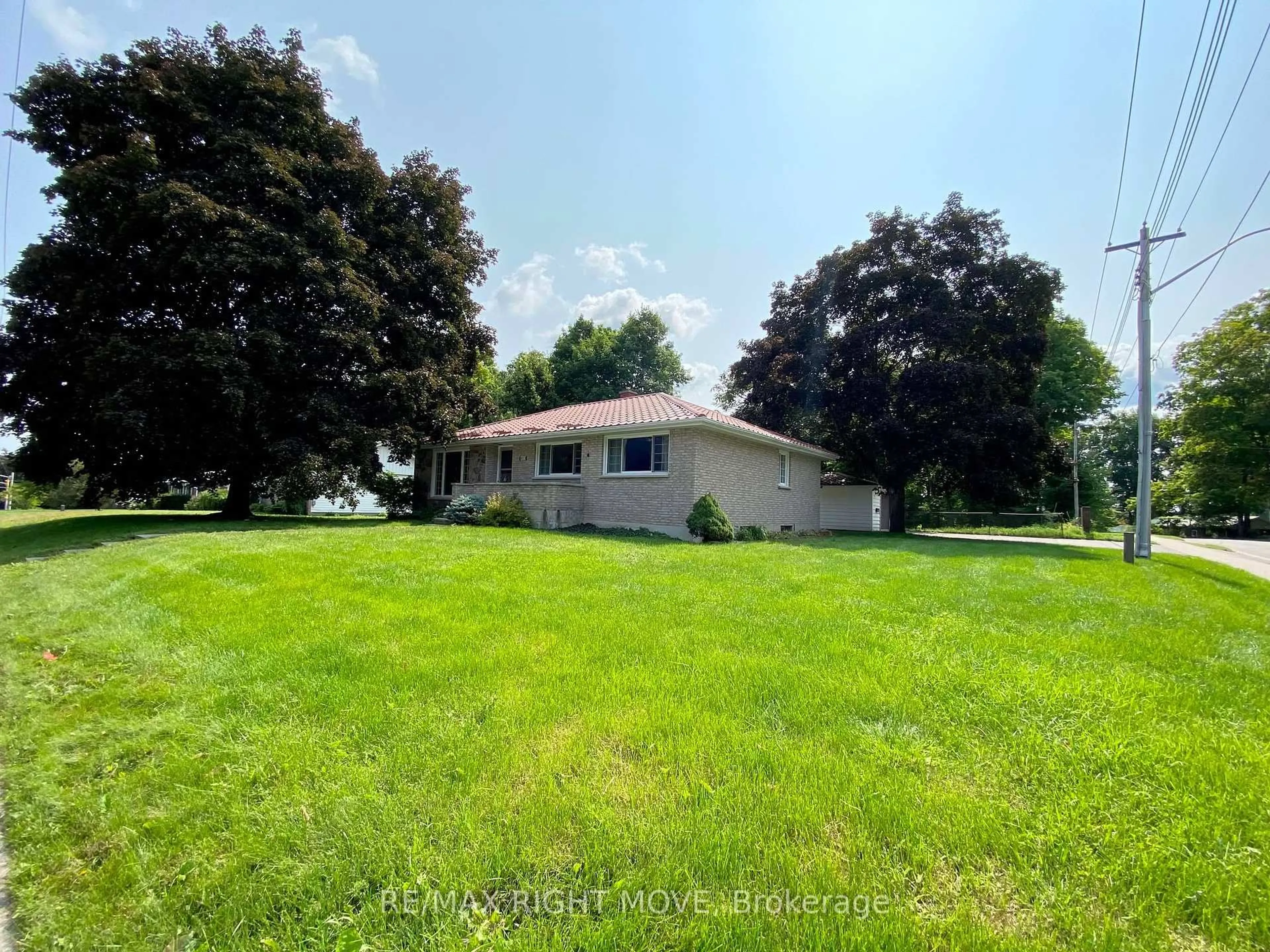 A pic from outside/outdoor area/front of a property/back of a property/a pic from drone, water/lake/river/ocean view for 803 Hugel Ave, Midland Ontario L4R 1X5