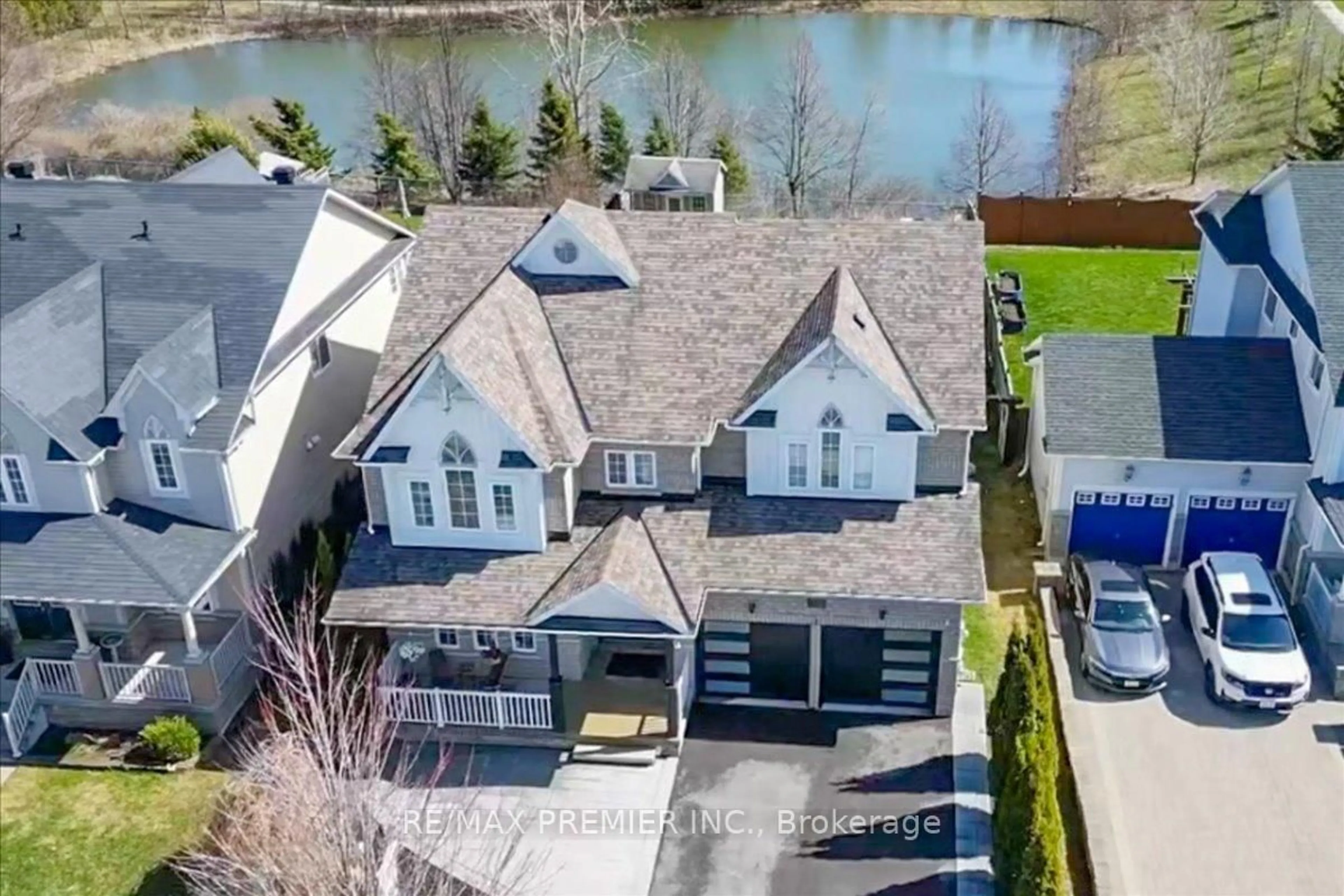A pic from outside/outdoor area/front of a property/back of a property/a pic from drone, water/lake/river/ocean view for 3 Pepin Crt, Barrie Ontario L4M 7J4