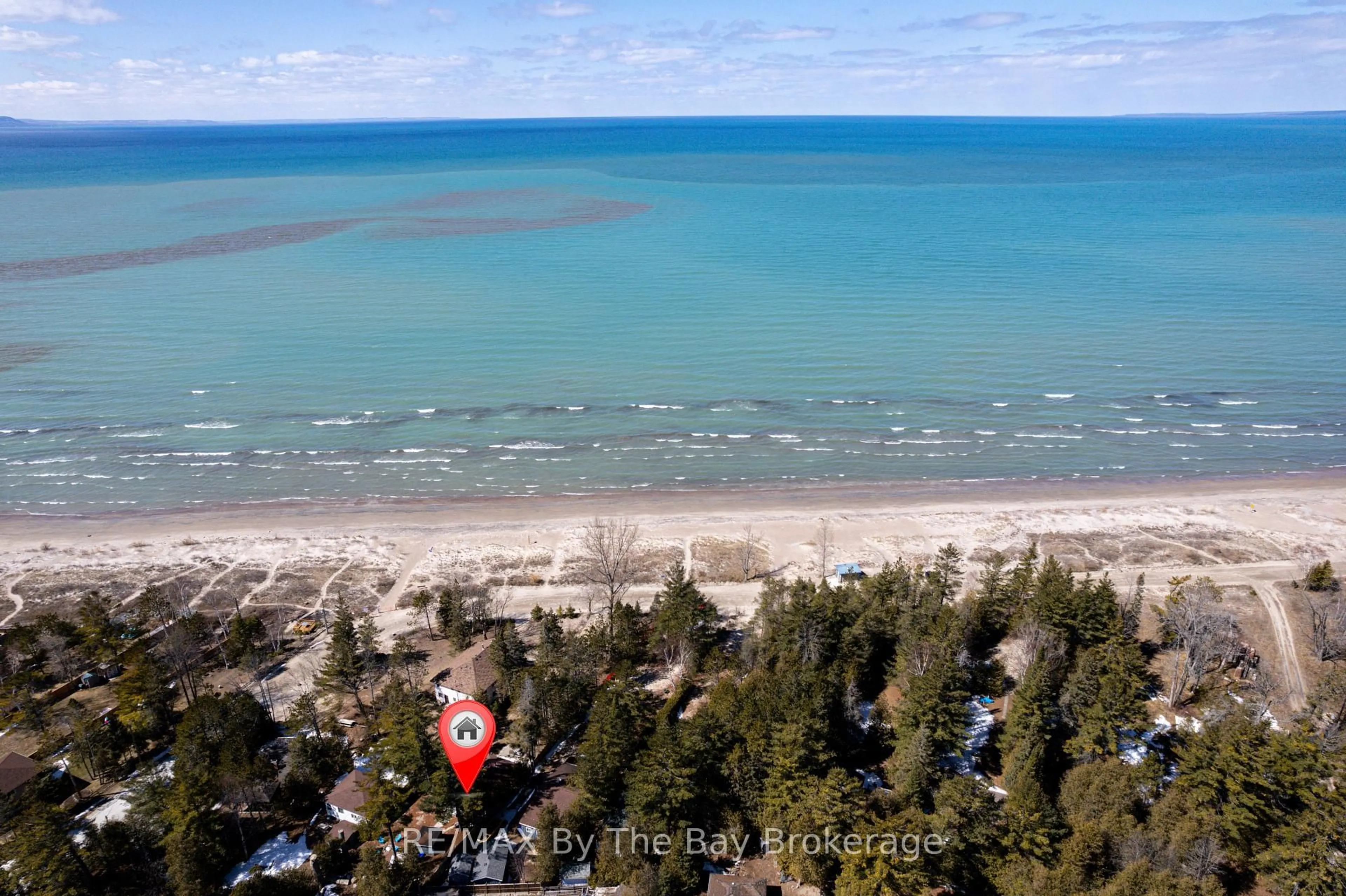 A pic from outside/outdoor area/front of a property/back of a property/a pic from drone, water/lake/river/ocean view for 278 Coastline Dr, Wasaga Beach Ontario L9Z 2M4