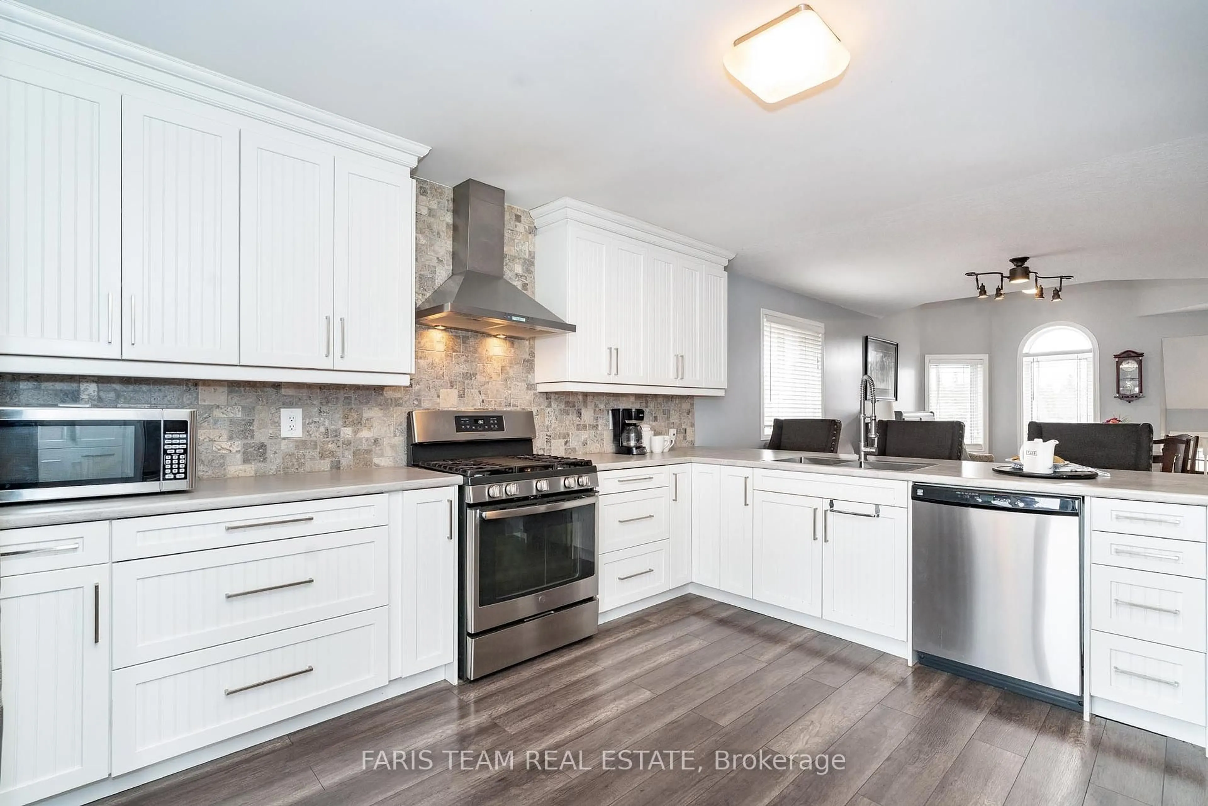 Open concept kitchen, ceramic/tile floor for 126 Hanmer St, Barrie Ontario L4M 6V9