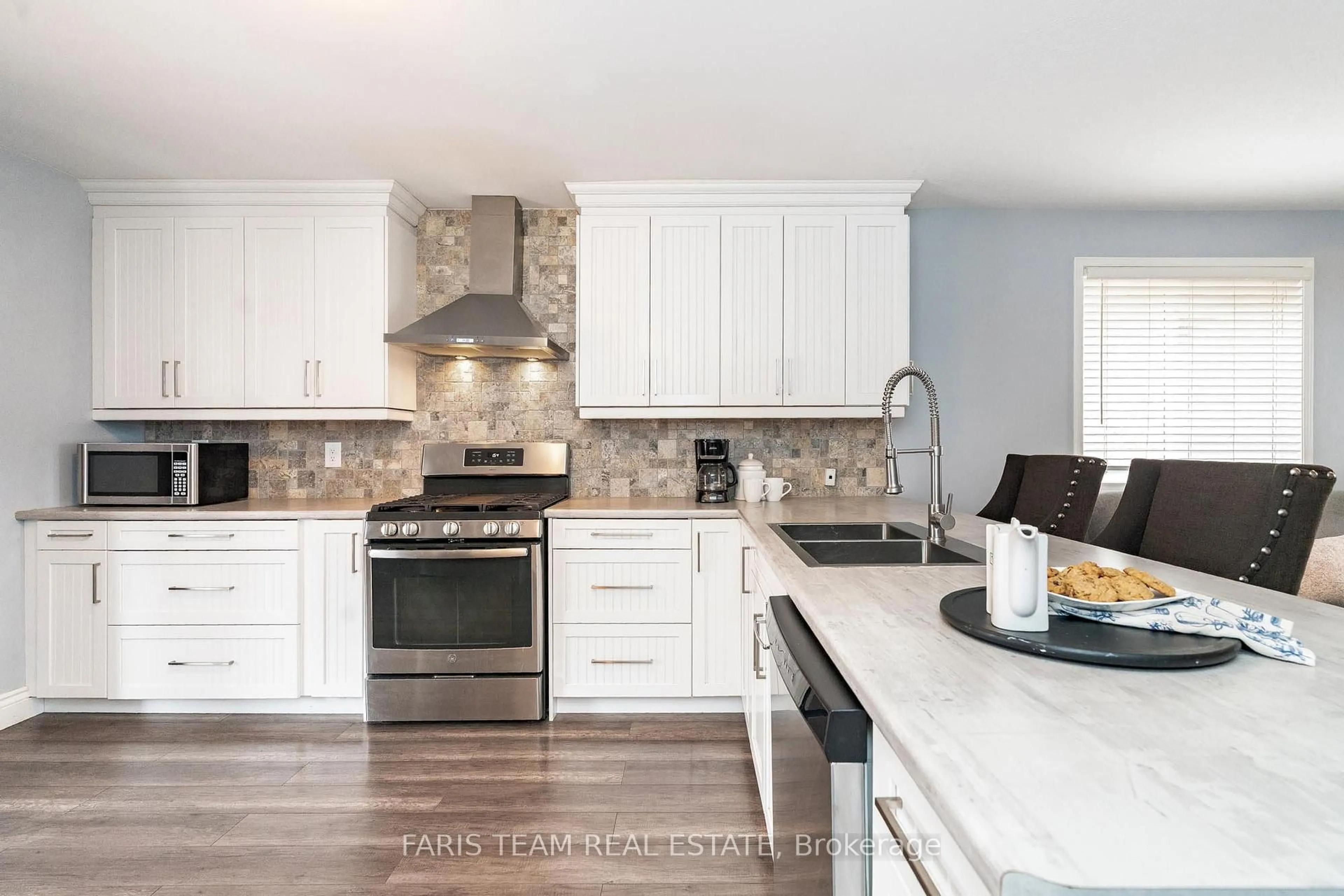 Contemporary kitchen, ceramic/tile floor for 126 Hanmer St, Barrie Ontario L4M 6V9