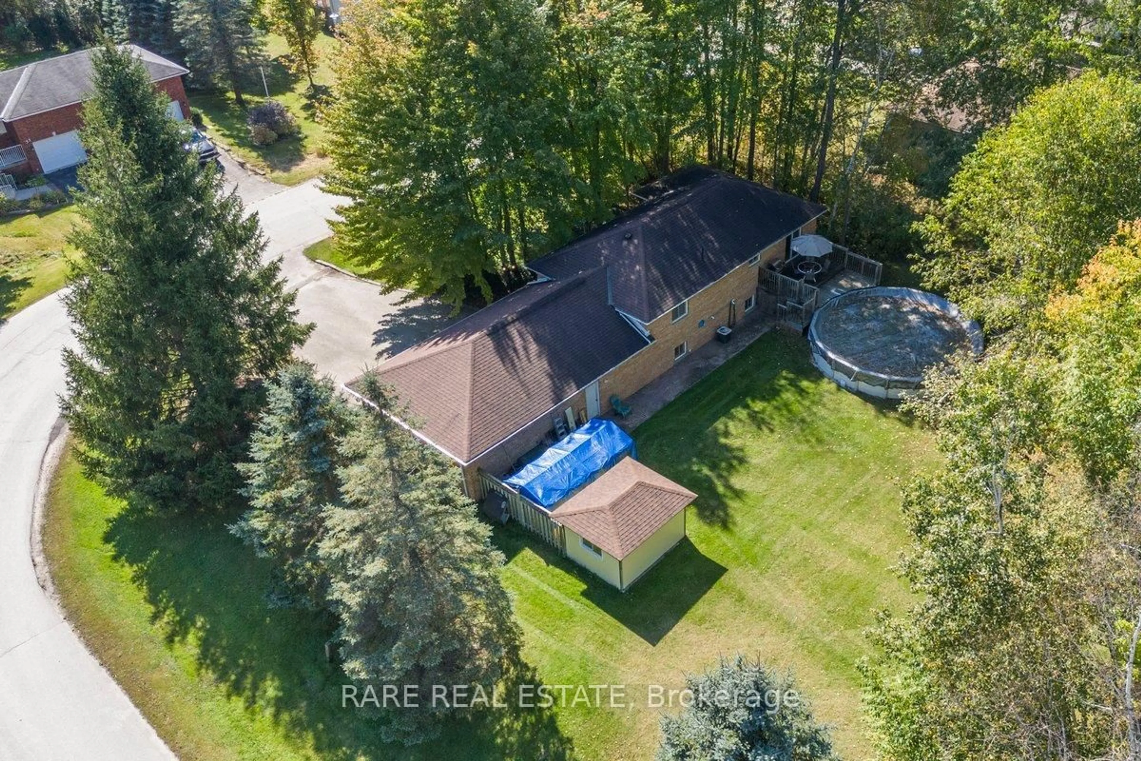 A pic from outside/outdoor area/front of a property/back of a property/a pic from drone, unknown for 38 Lamers Rd, Clearview Ontario L0M 1N0