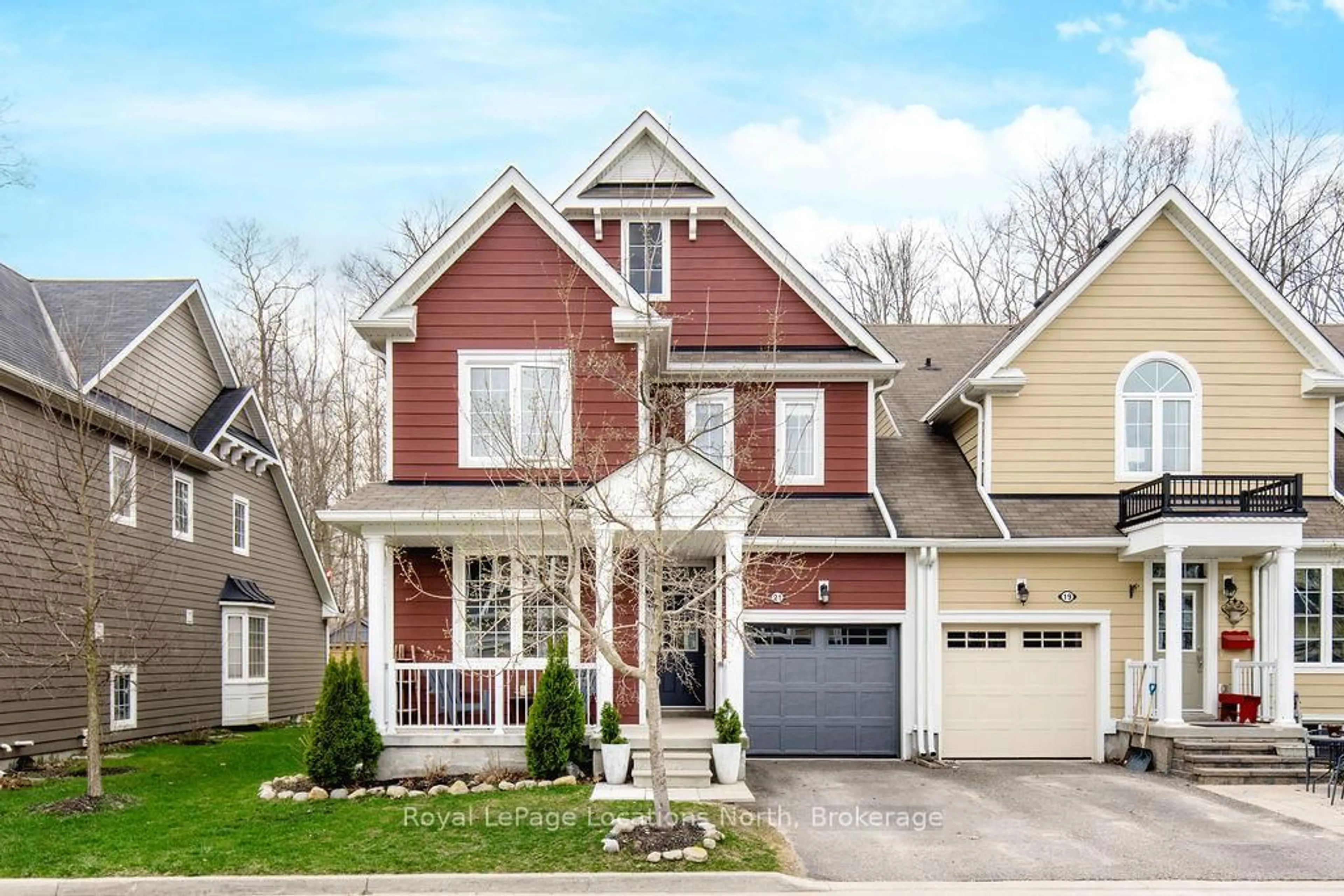 Home with brick exterior material, street for 21 Berkshire Ave, Wasaga Beach Ontario L9Z 0G3