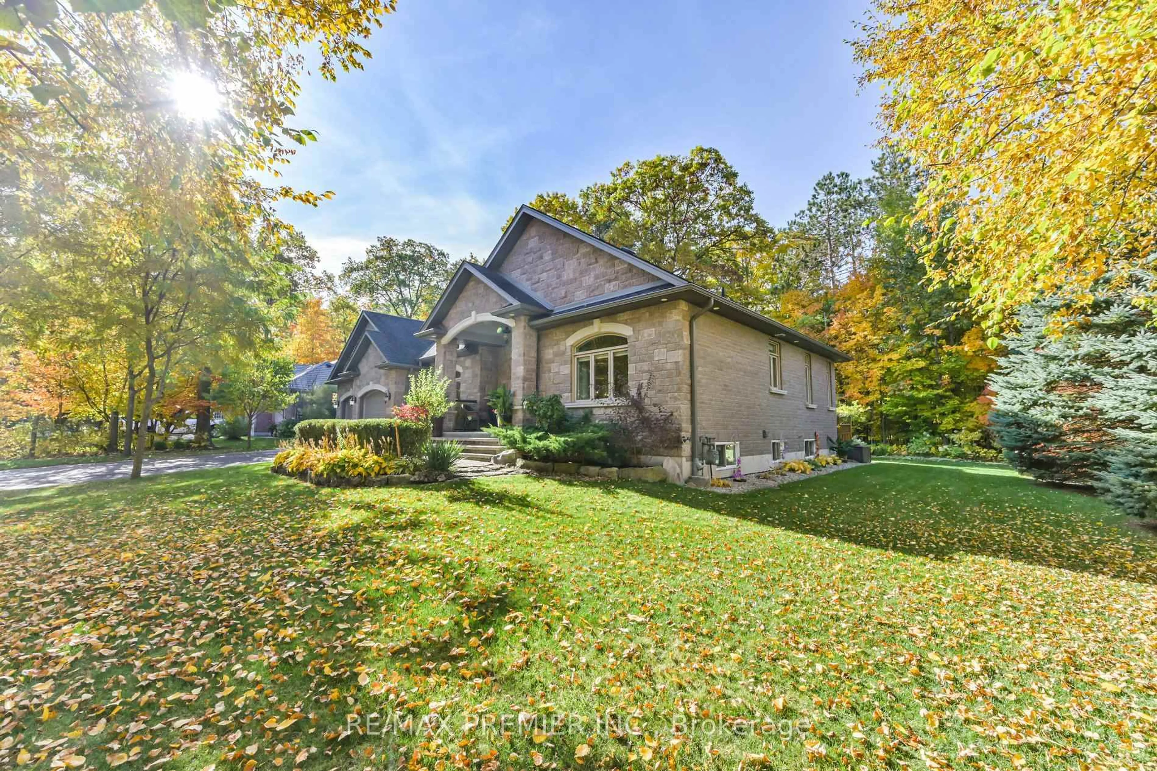 Unknown for 2 Hilltop Crt, Springwater Ontario L0L 1Y3