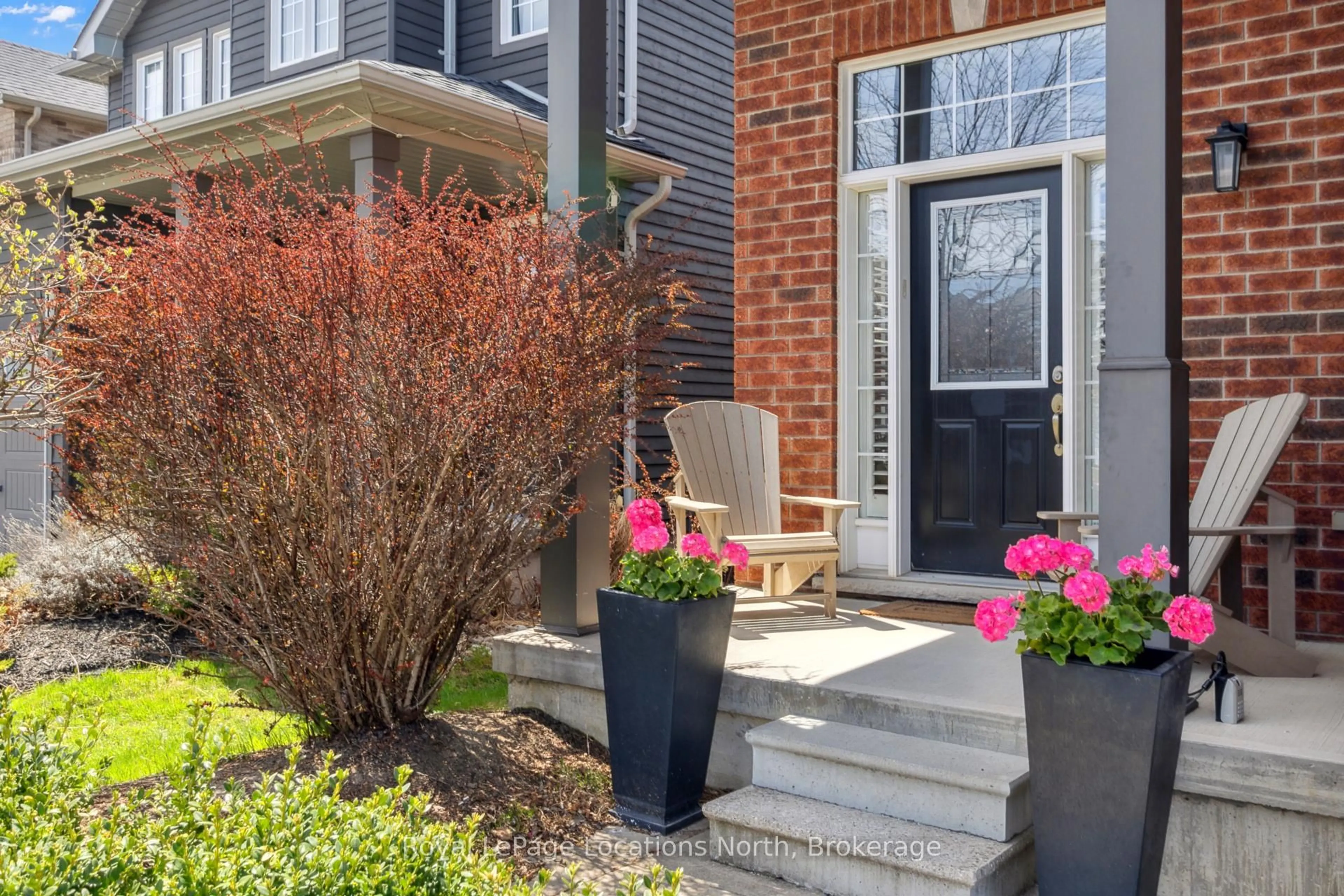 Home with brick exterior material, street for 20 Dance St, Collingwood Ontario L9Y 0H4