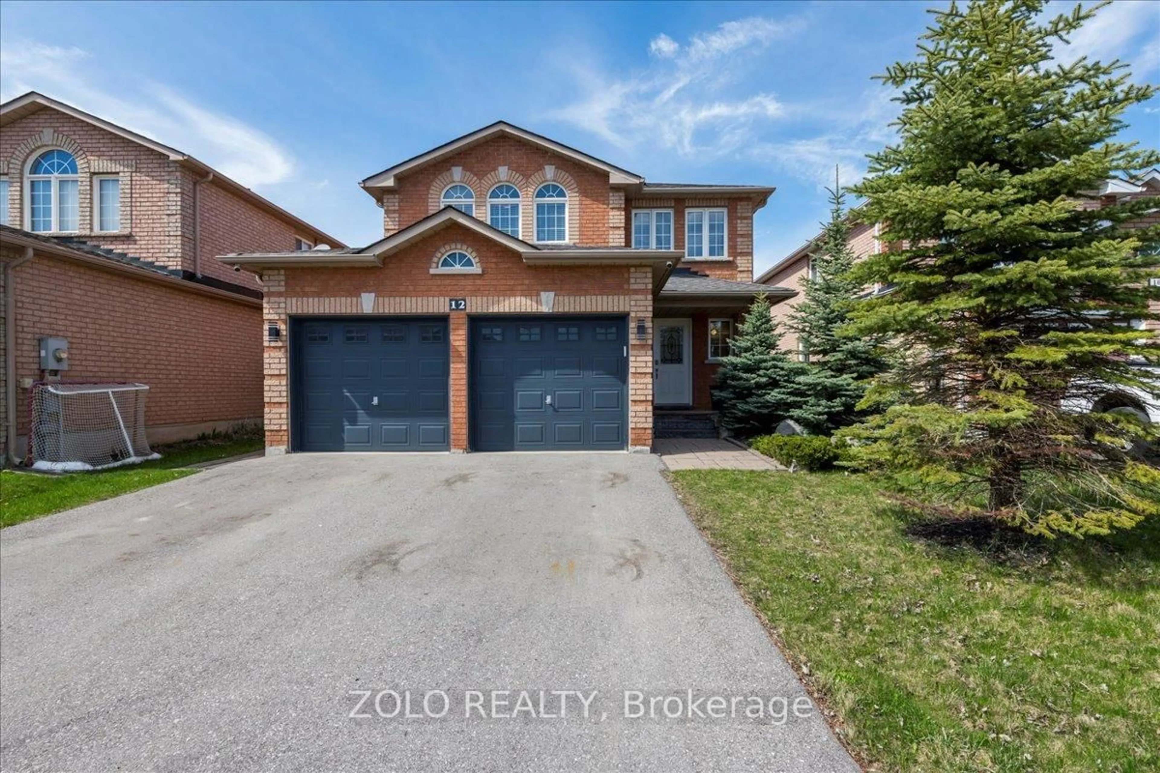 A pic from outside/outdoor area/front of a property/back of a property/a pic from drone, street for 12 catherine Dr, Barrie Ontario L4N 0Y5