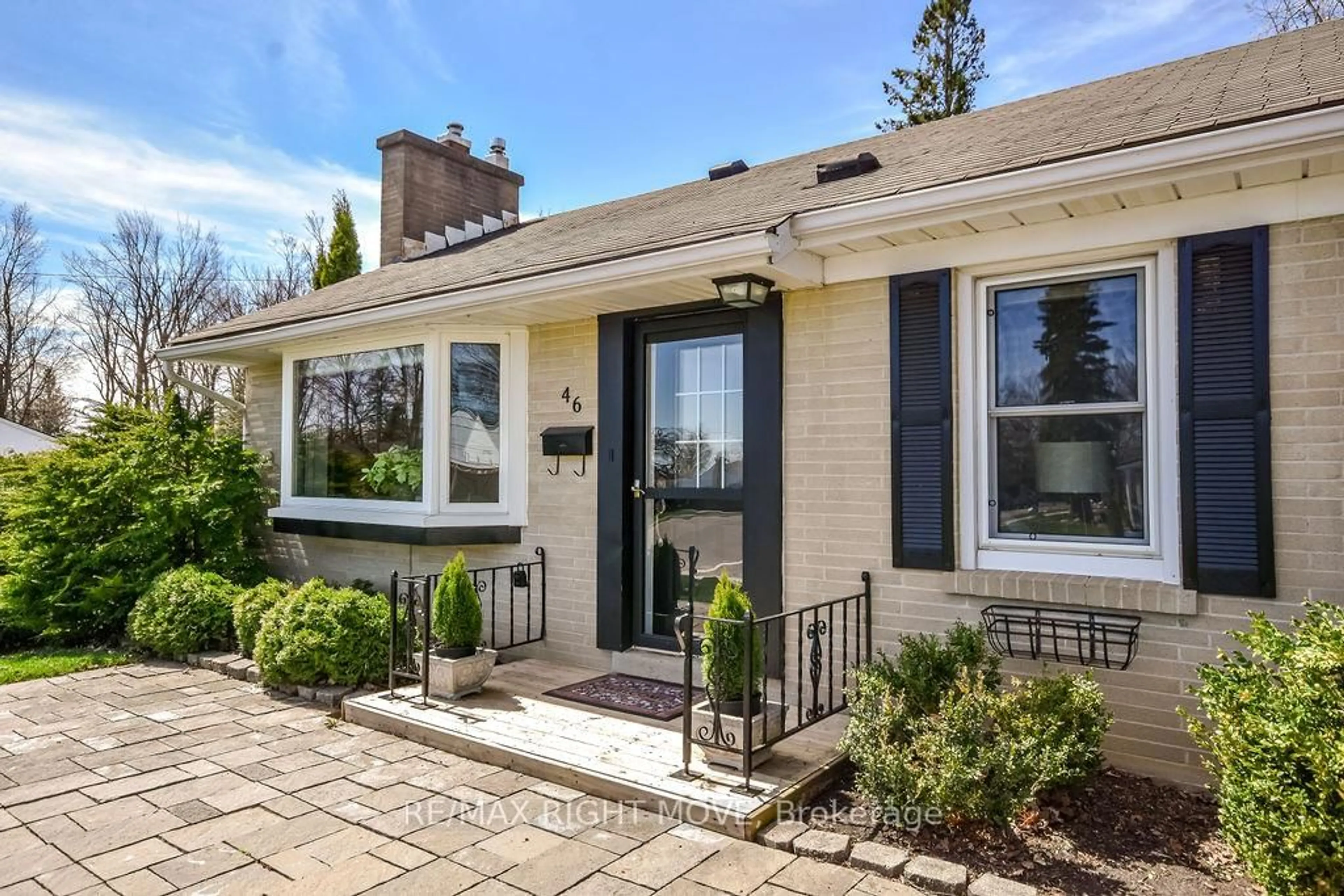 Unknown for 46 Dalton Cres, Orillia Ontario L3V 5J5