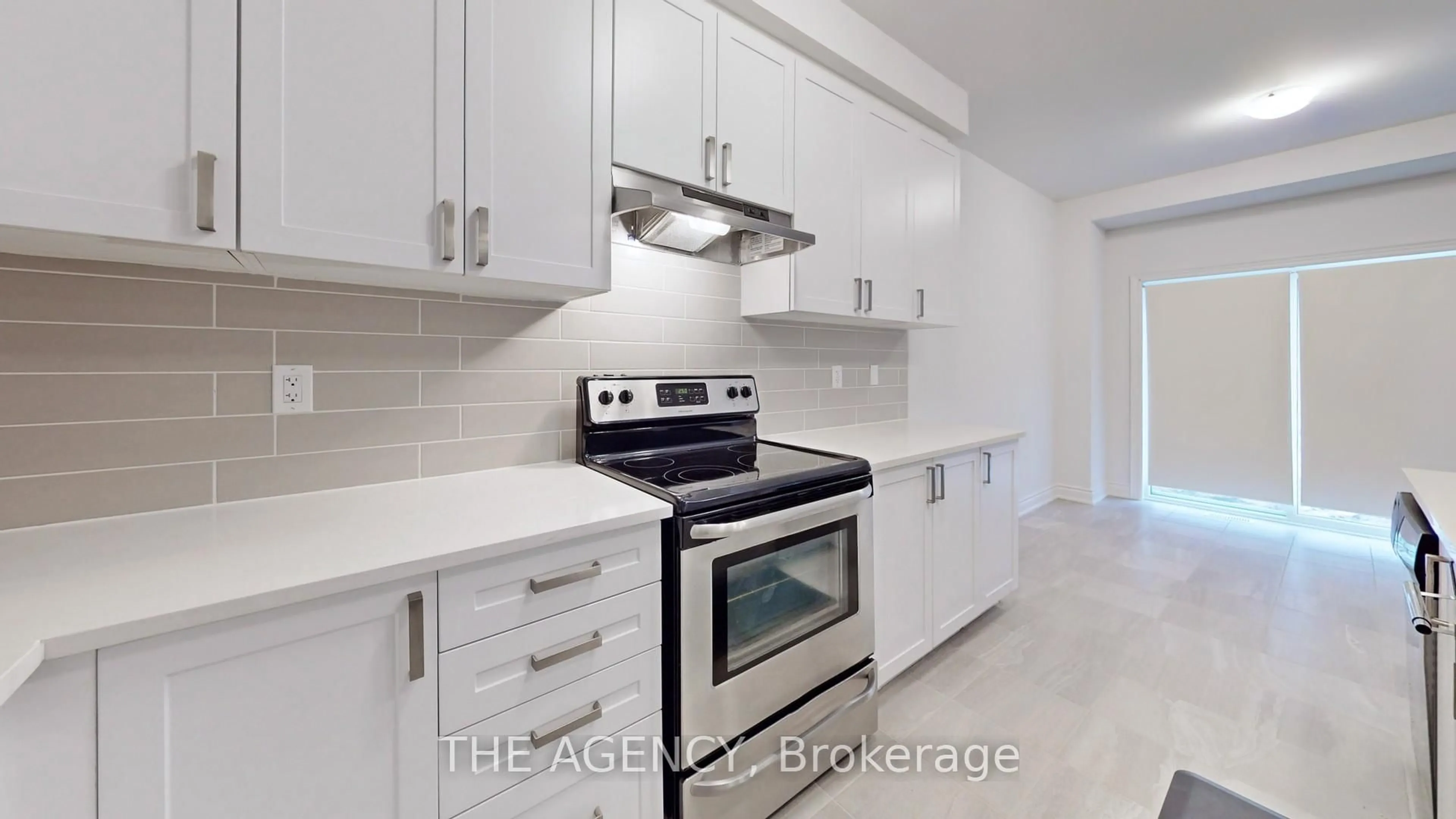 Standard kitchen, ceramic/tile floor for 3 Lisa St, Wasaga Beach Ontario L9Z 0K9