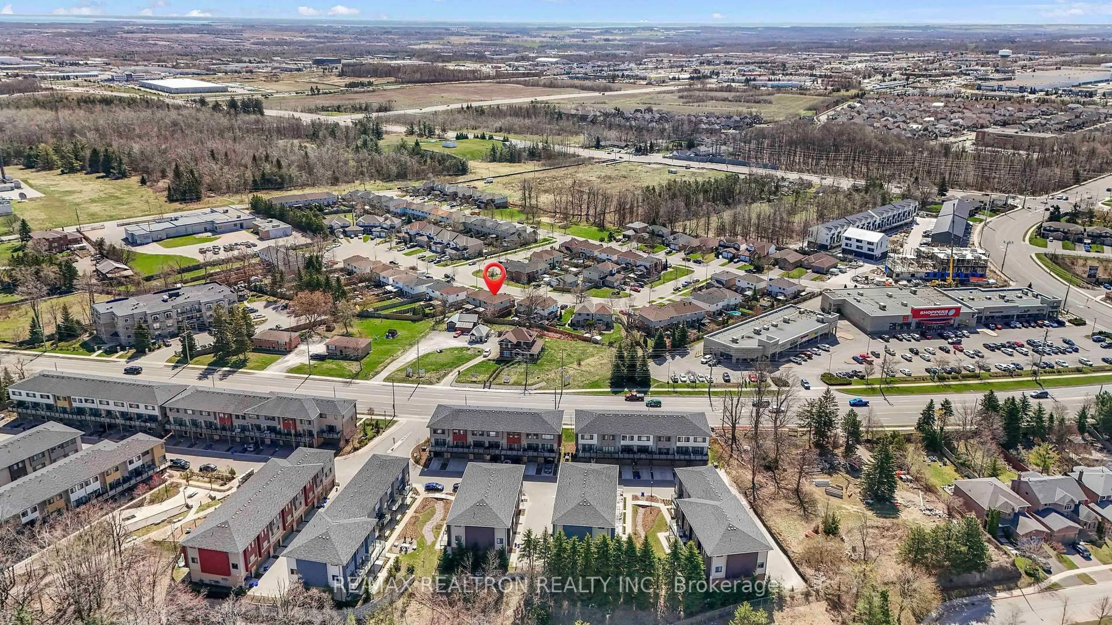 A pic from outside/outdoor area/front of a property/back of a property/a pic from drone, unknown for 34 Aikens Cres, Barrie Ontario L4N 8M6