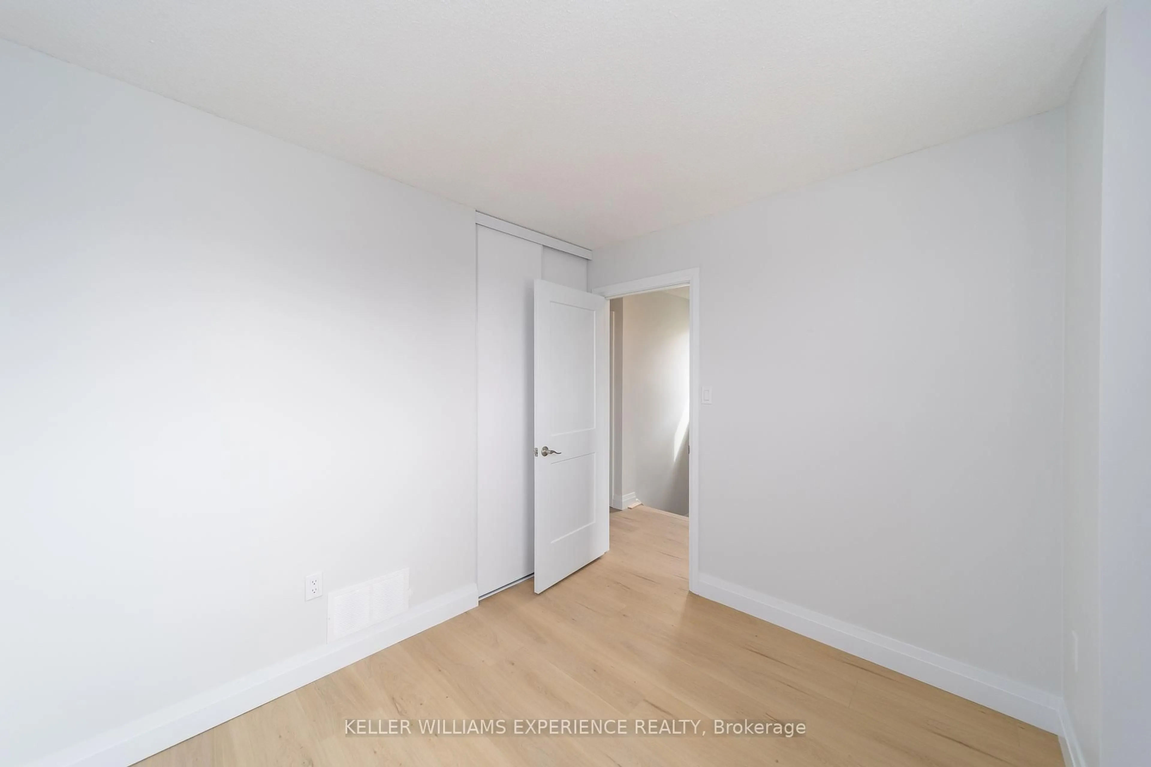 A pic of a room for 50 Patton Rd, Barrie Ontario L4N 6V5